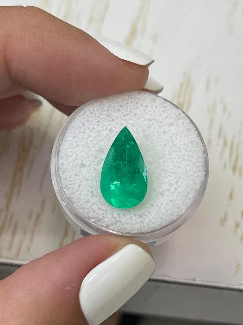 4,46 Ct 15x9 Taglio a pera Smeraldo colombiano verde giallastro - Vera pietra di nascita di maggio In condizioni Nuovo in vendita a Jupiter, FL