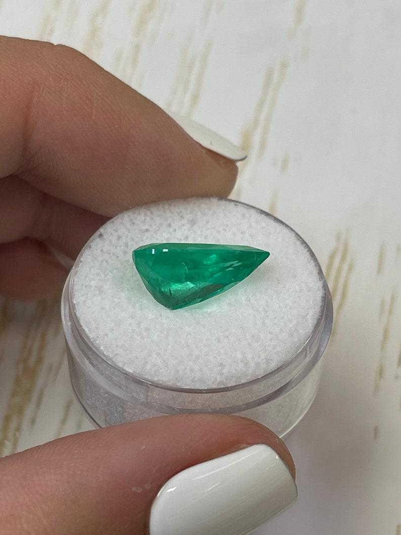 Donna 4,46 Ct 15x9 Taglio a pera Smeraldo colombiano verde giallastro - Vera pietra di nascita di maggio in vendita
