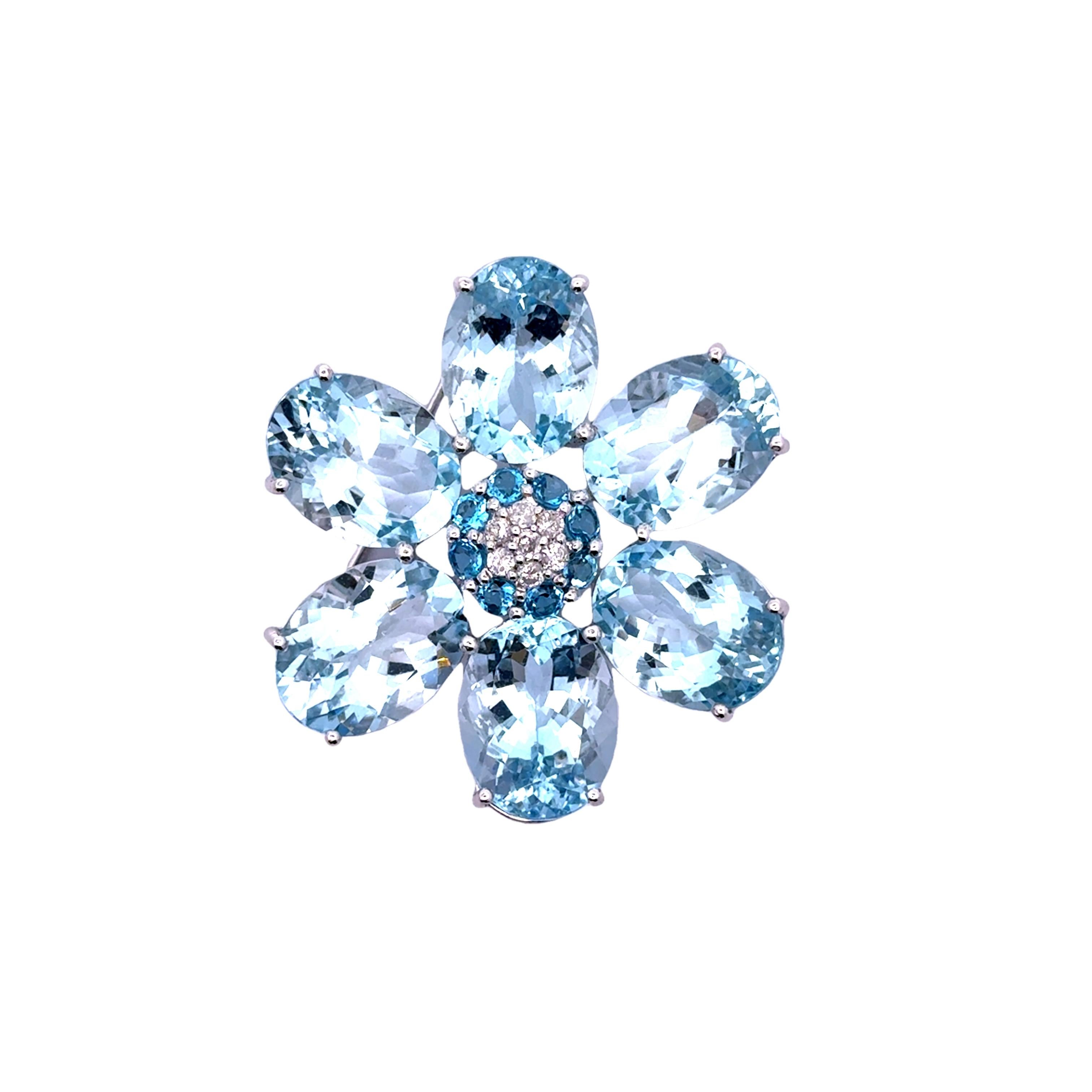 44,65 Quilates Aguamarina Diamante Oro Blanco 18k Broche-Colgante Flor en Nuevo estado para la venta en Beverly Hills, CA