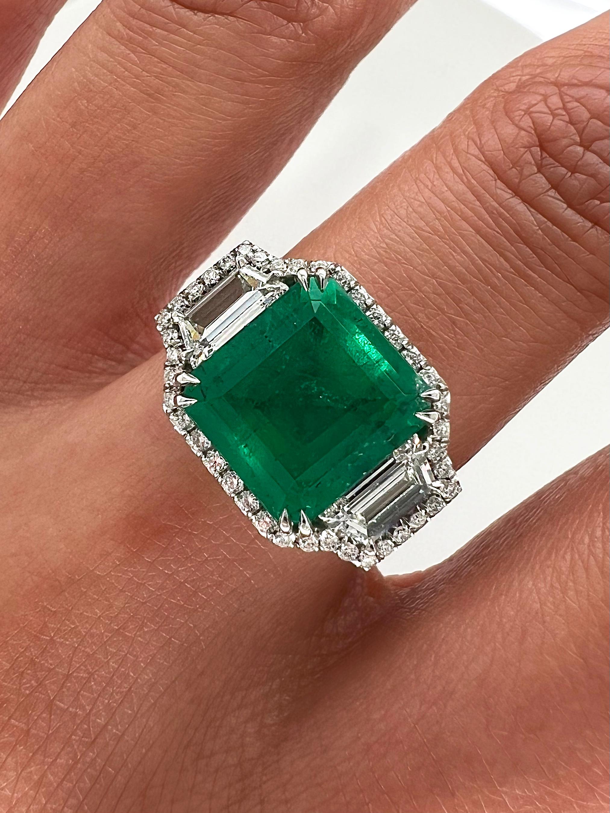 Women's or Men's 4.46 Total Carat Emerald and Diamond Halothree Stone Ladies Ring GIA For Sale