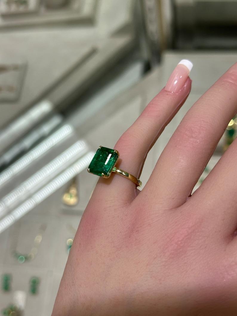 4.46ct 18K Emerald Cut Solitaire Ring - Rich Green Emerald North-South Prong In New Condition For Sale In Jupiter, FL