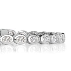 Bracciale tennis con lunetta di diamanti taglio ovale da 4,46 carati in oro bianco 18 carati