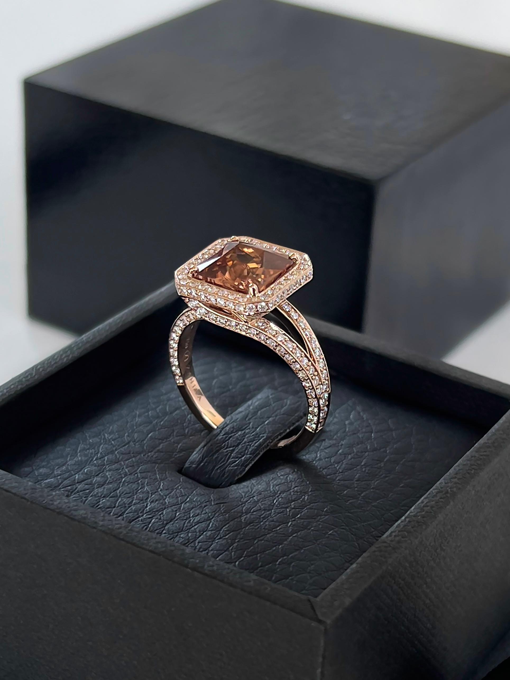 Modern 4.47 Carat Natural Honey Brown Zircon and Diamond Ring in Rose Gold For Sale