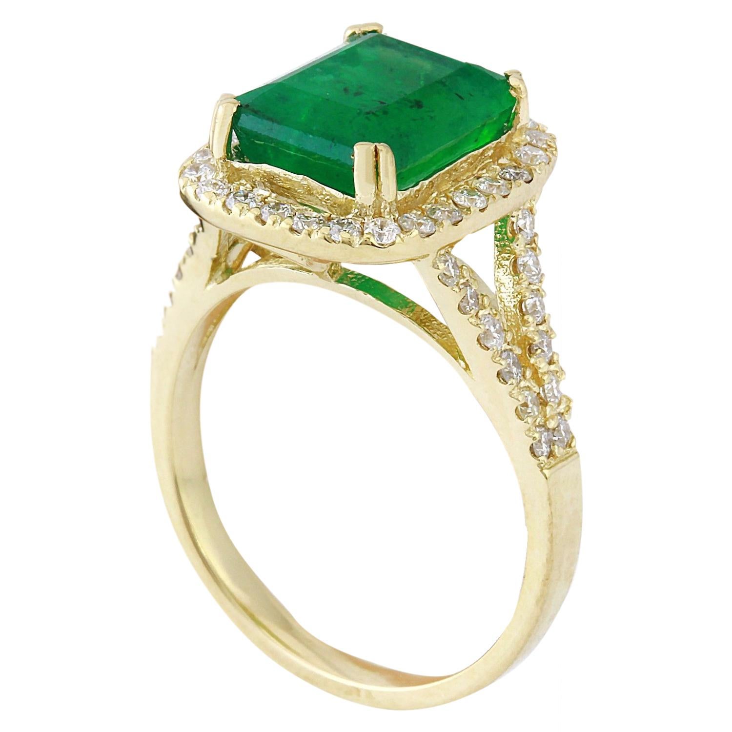 Emerald Diamond Ring In 14 Karat Solid Yellow Gold  In New Condition For Sale In Los Angeles, CA