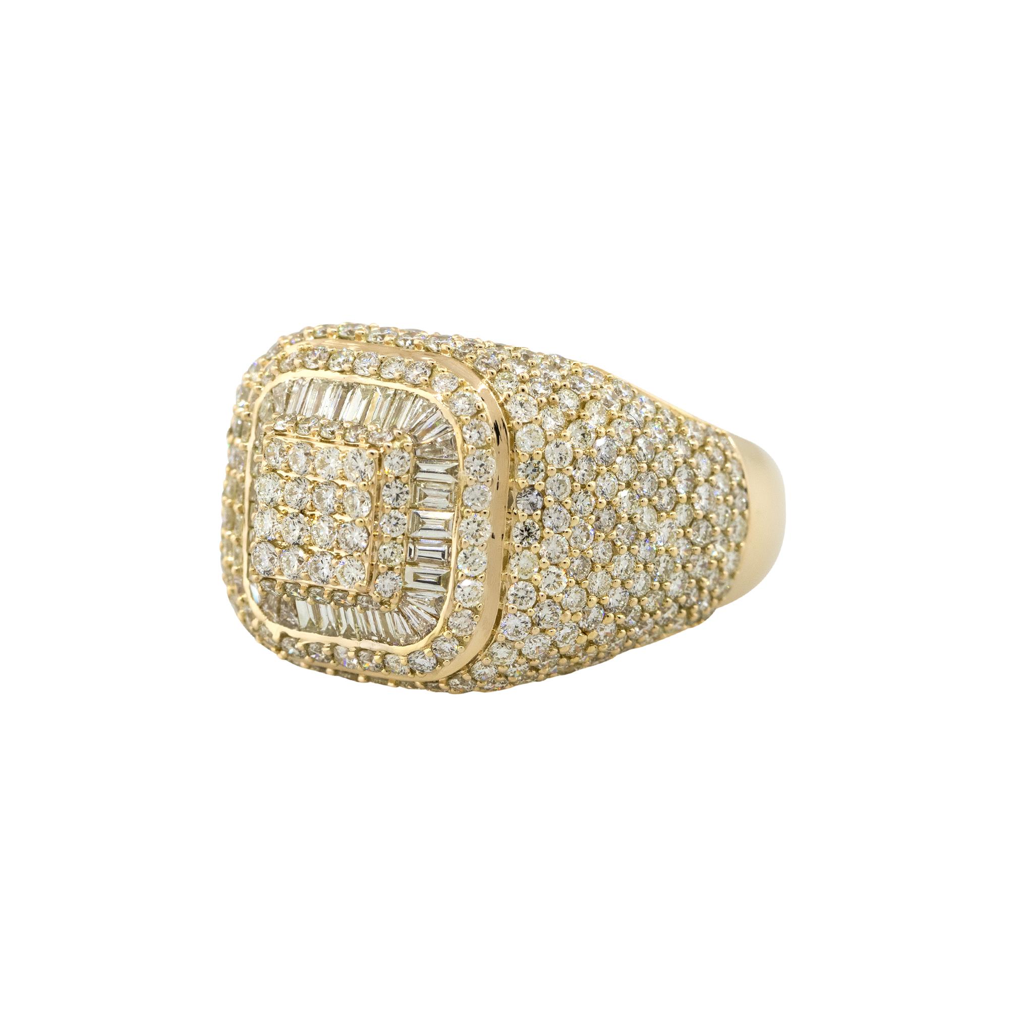 4,47 carati di diamanti rotondi e a baguette, anello largo da uomo 14 carati in stock in vendita 2