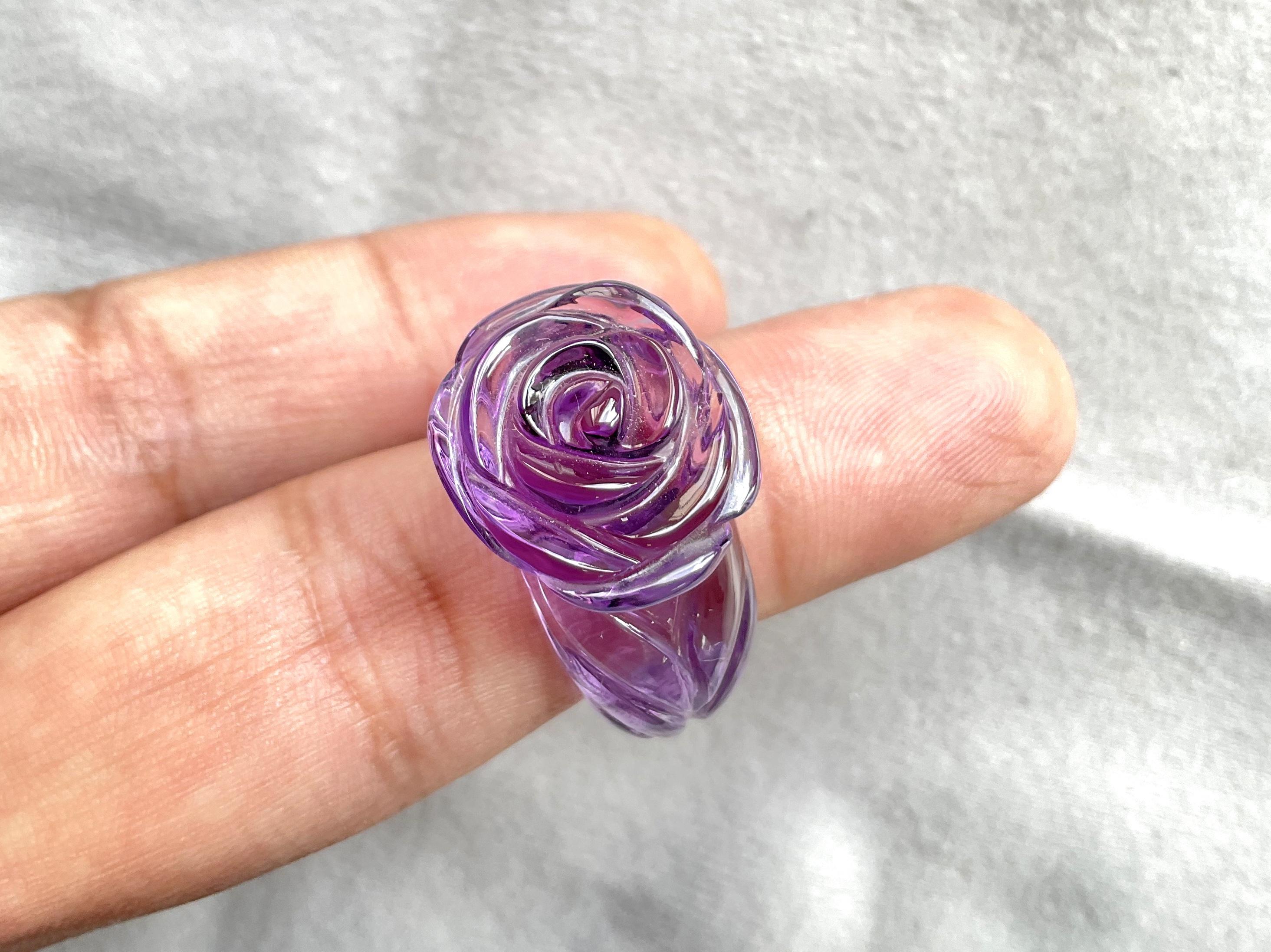 Taglio a rosa 44,70 carati di ametista fiore intagliato Anello di alta qualità Nature Gemstone in vendita