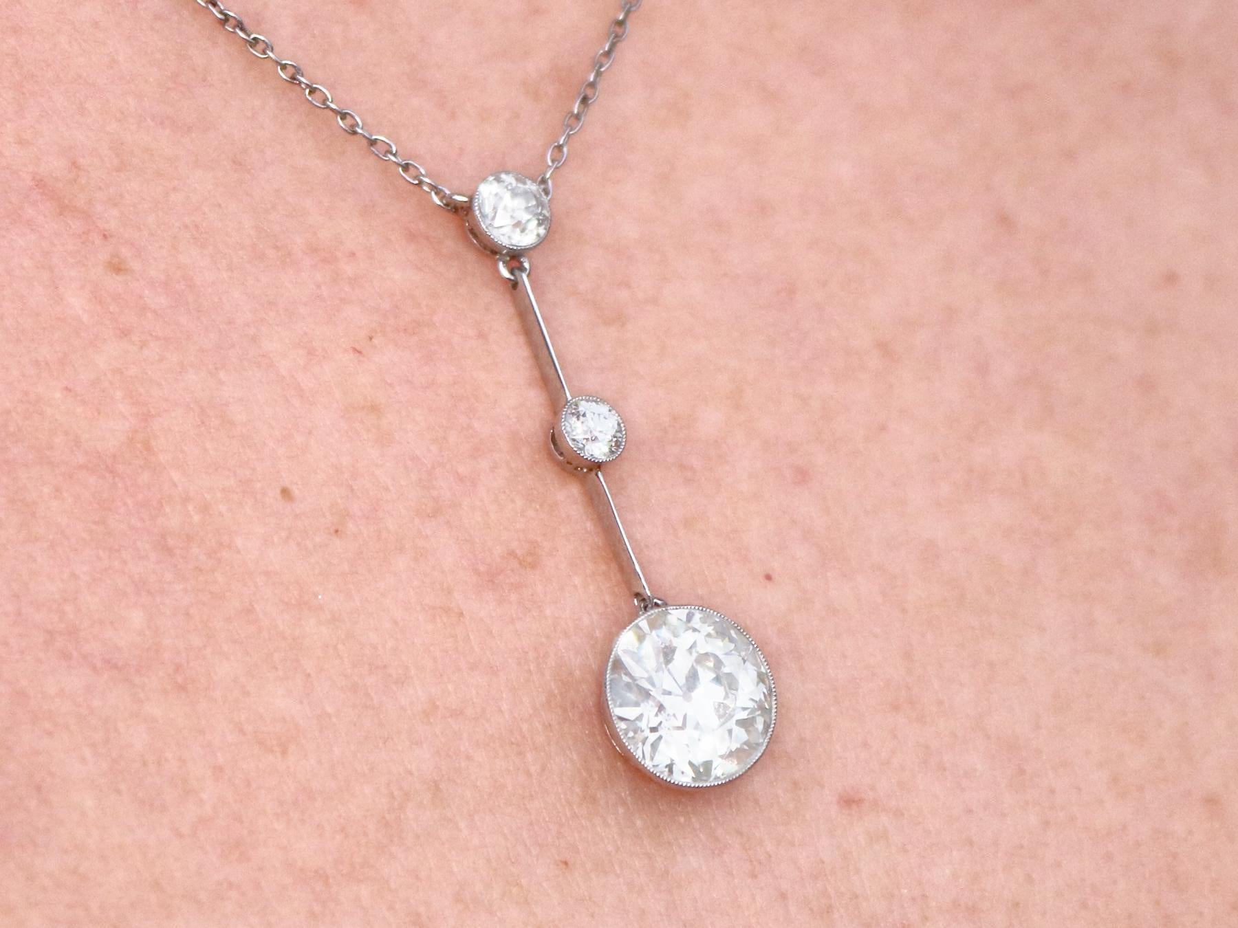 Antique 4.48 Carat Diamond and Platinum Necklace, circa 1920 For Sale 4