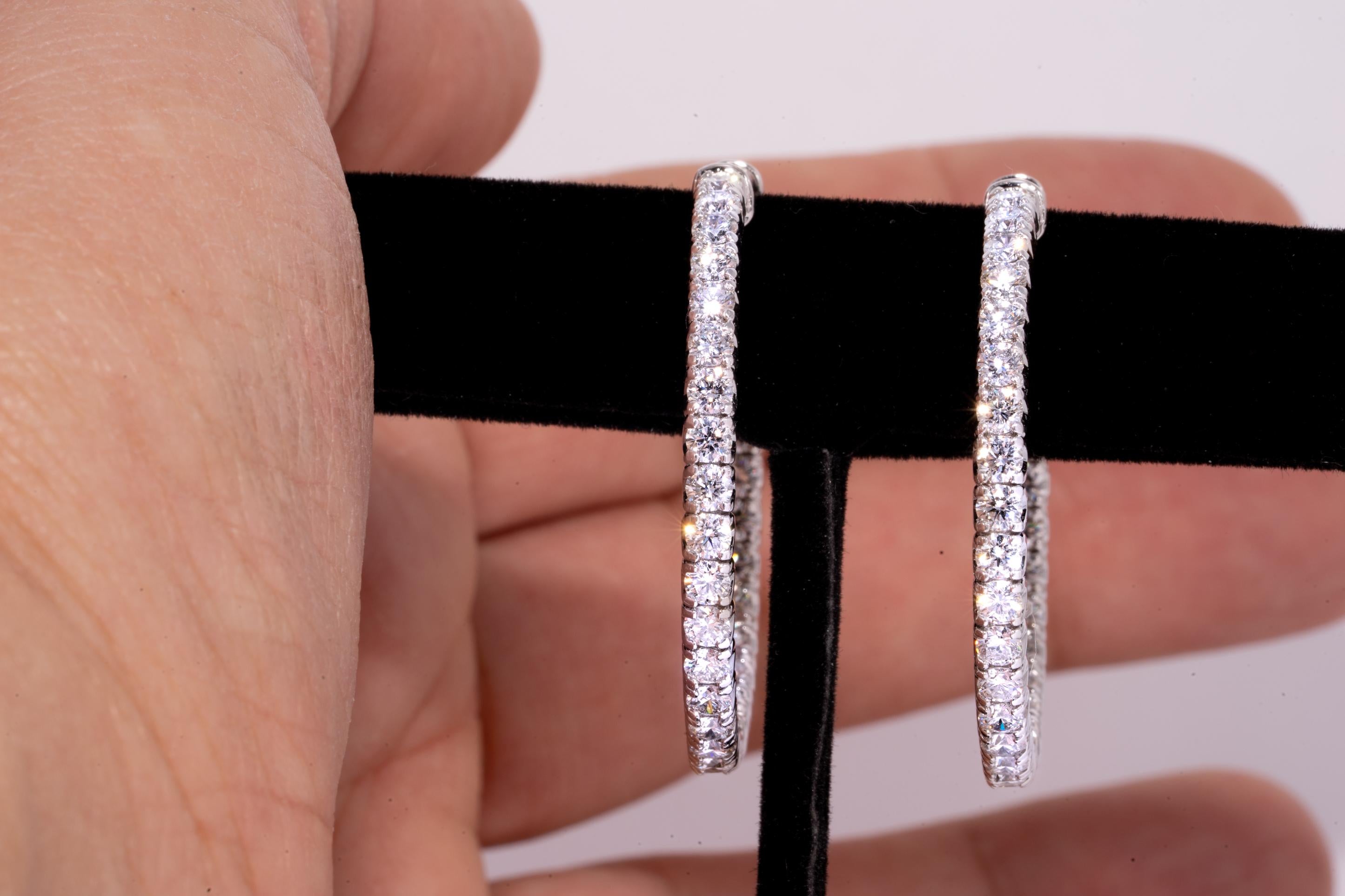 Round Cut 4.48 Carat Diamonds 18 Karat Gold Hoop Earrings