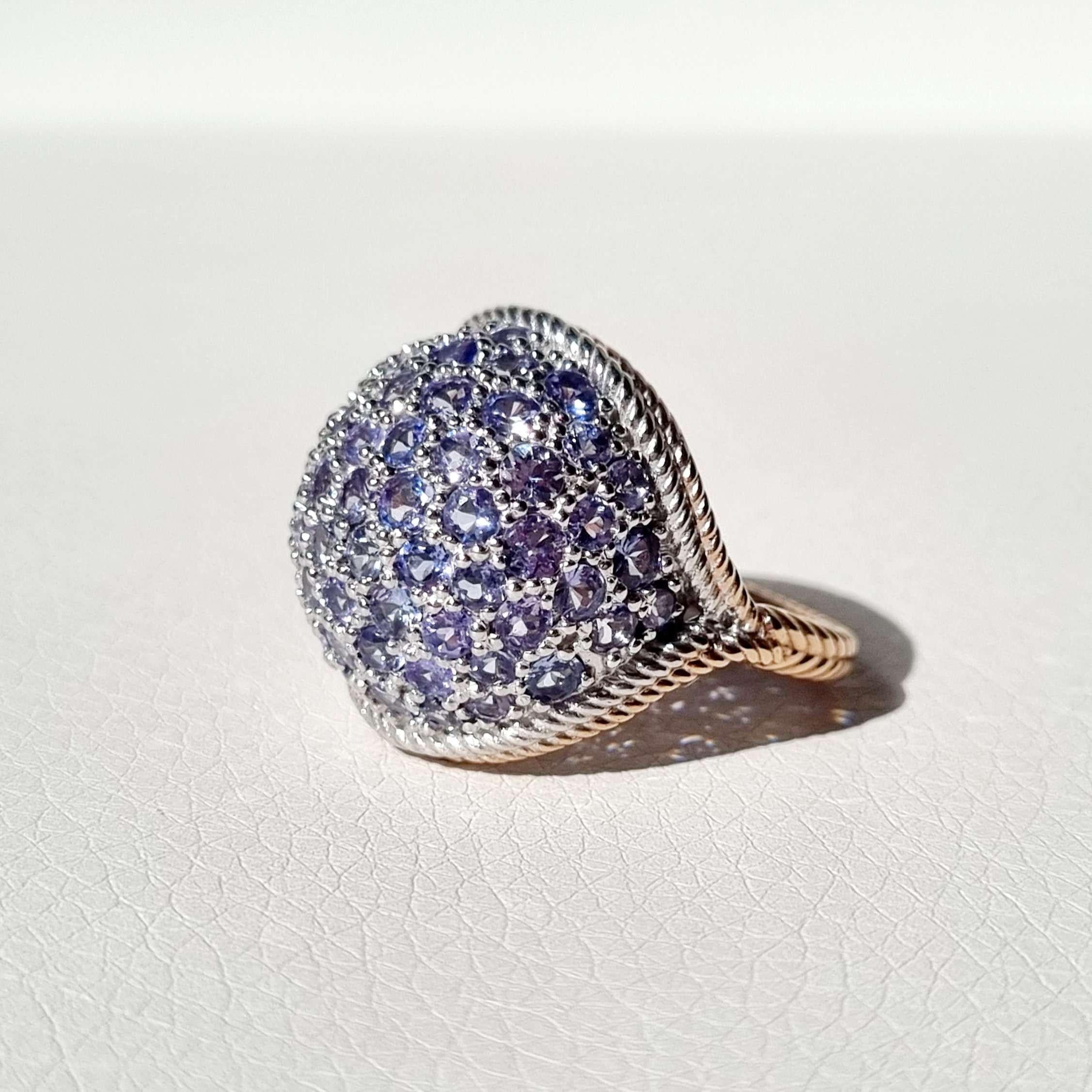 Modern 4.48 Carat Tanzanite Dome Ring Made with Rose and White Gold For Sale