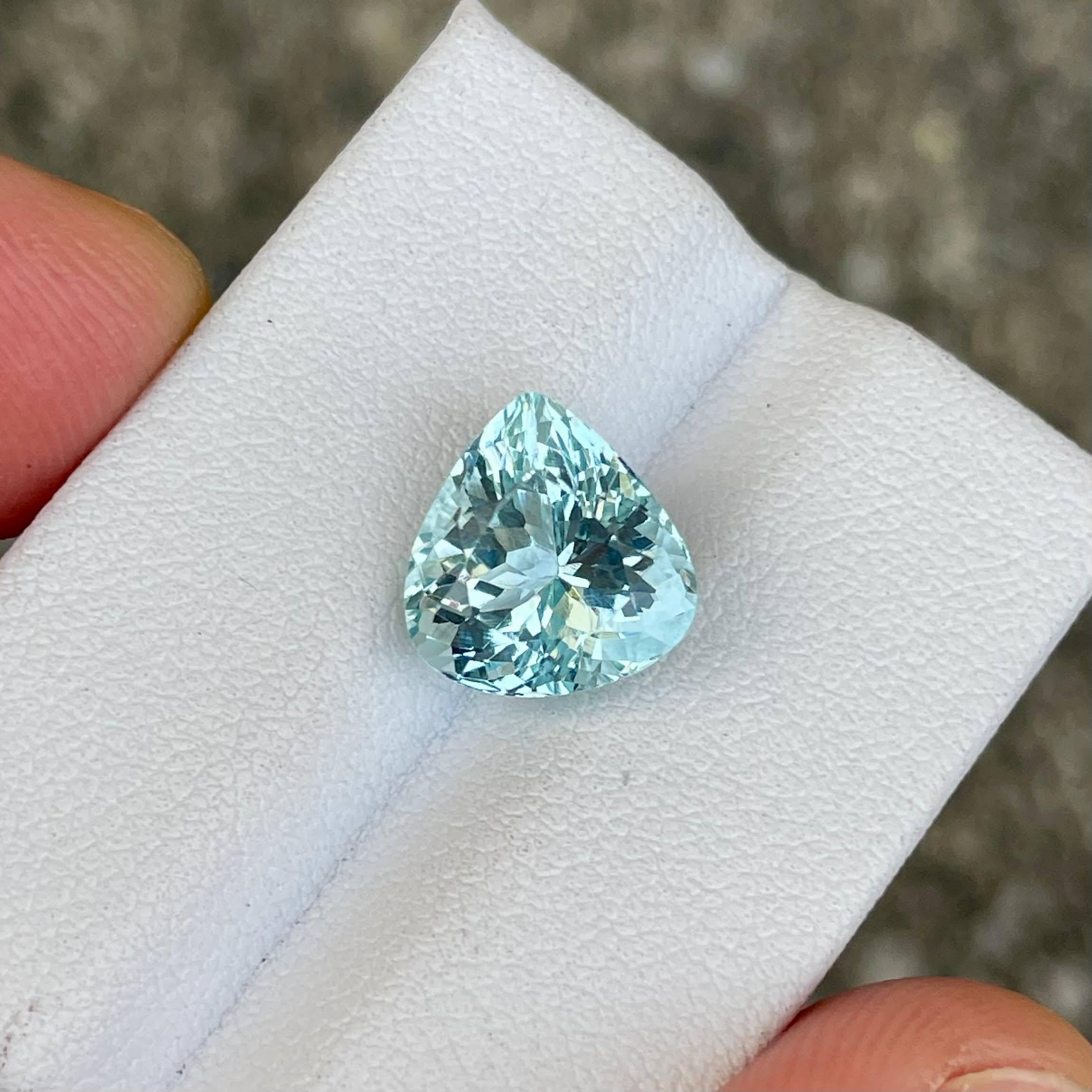 Weight 4.48 carats 
Dimensions 10.92x10.50x7.7 mm 
Treatment none 
Clarity VVS 
Origin Africa 
Shape Pear 
Cut faceted 



This 4.48 carat blue aquamarine is a stunning natural gemstone with a unique marquise cut that emphasizes its captivating