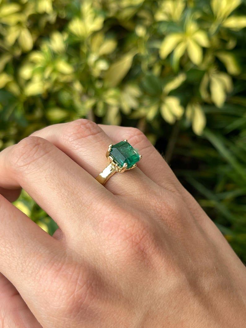 Women's 4.48ct 14K Organic Emerald Solitaire Ring - Dark Green Asscher Cut Gold Nugget For Sale