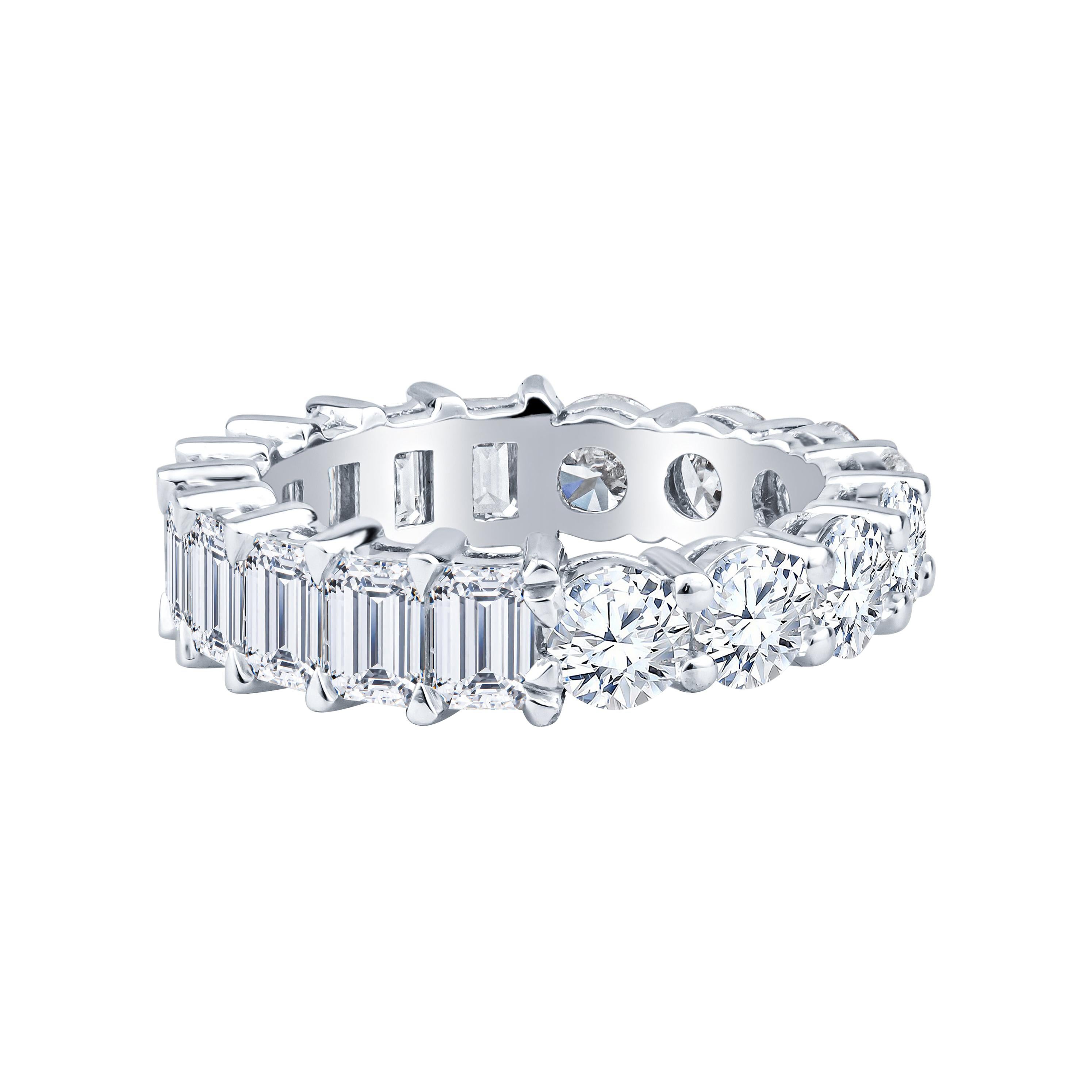 Bracelet d'éternité en platine E-F VVS2-VS2 avec demi-diamant rond taille émeraude de 4,48 carats