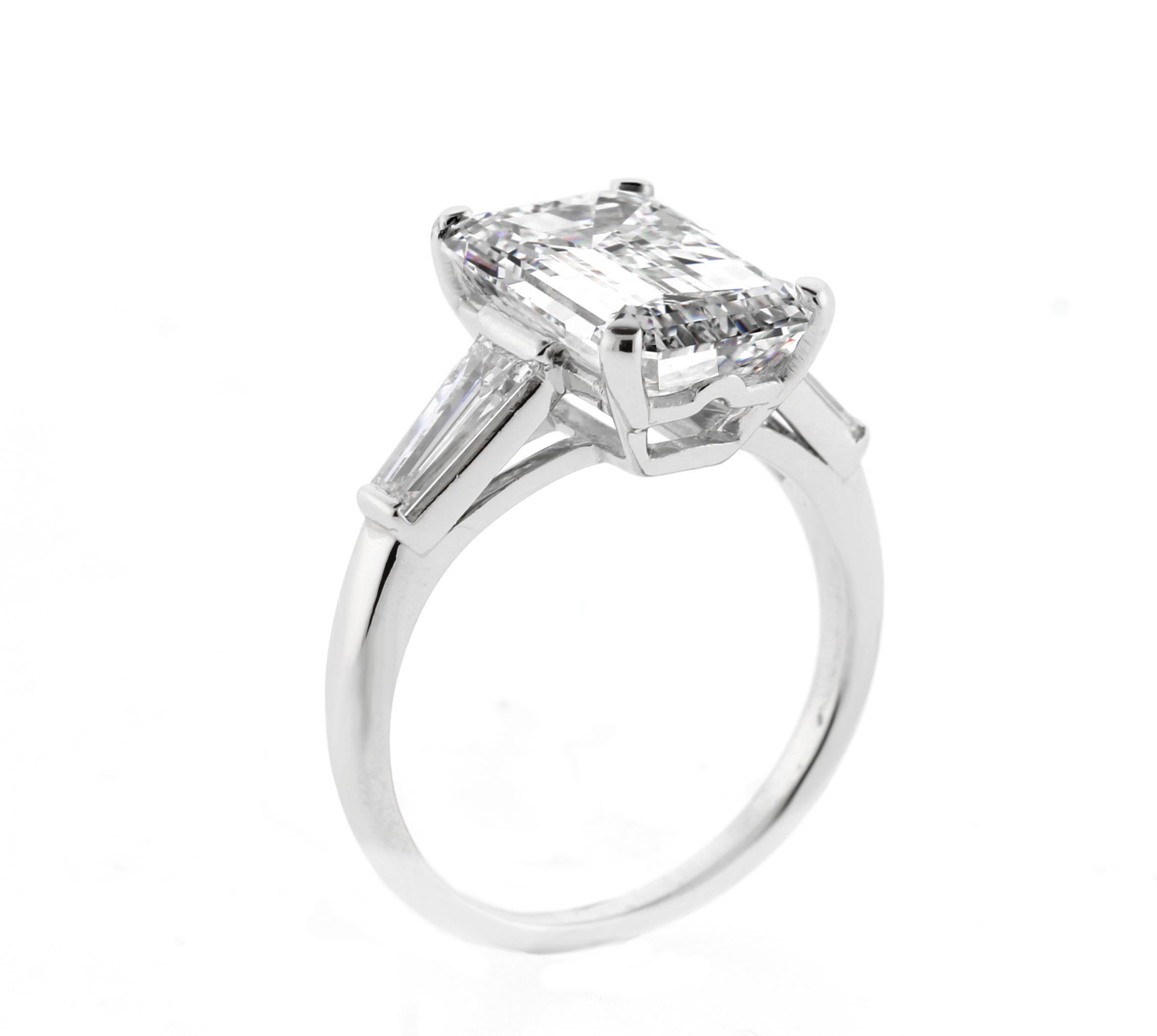 Women's or Men's 4.39 Carat G.I.A Emerald Cut Diamond Solitaire Ring For Sale