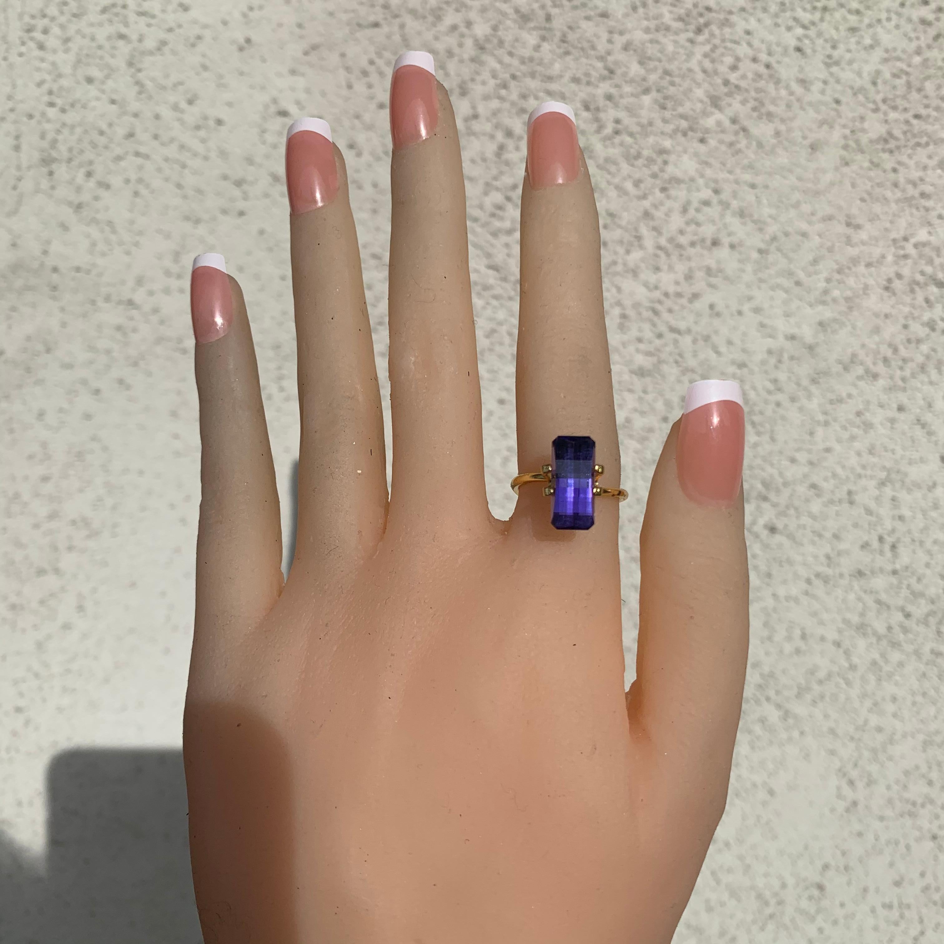 4.49 Carat Opposed Bar Tanzanite Loose Gemstone In New Condition For Sale In West Hollywood, CA