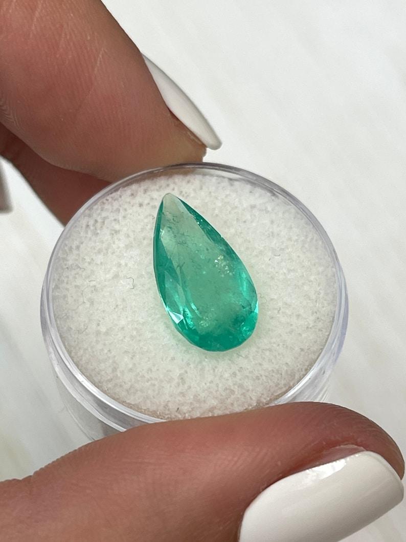4,49 Carati Smeraldo colombiano verde sottile - 16x9 Taglio a pera Maggio In condizioni Nuovo in vendita a Jupiter, FL