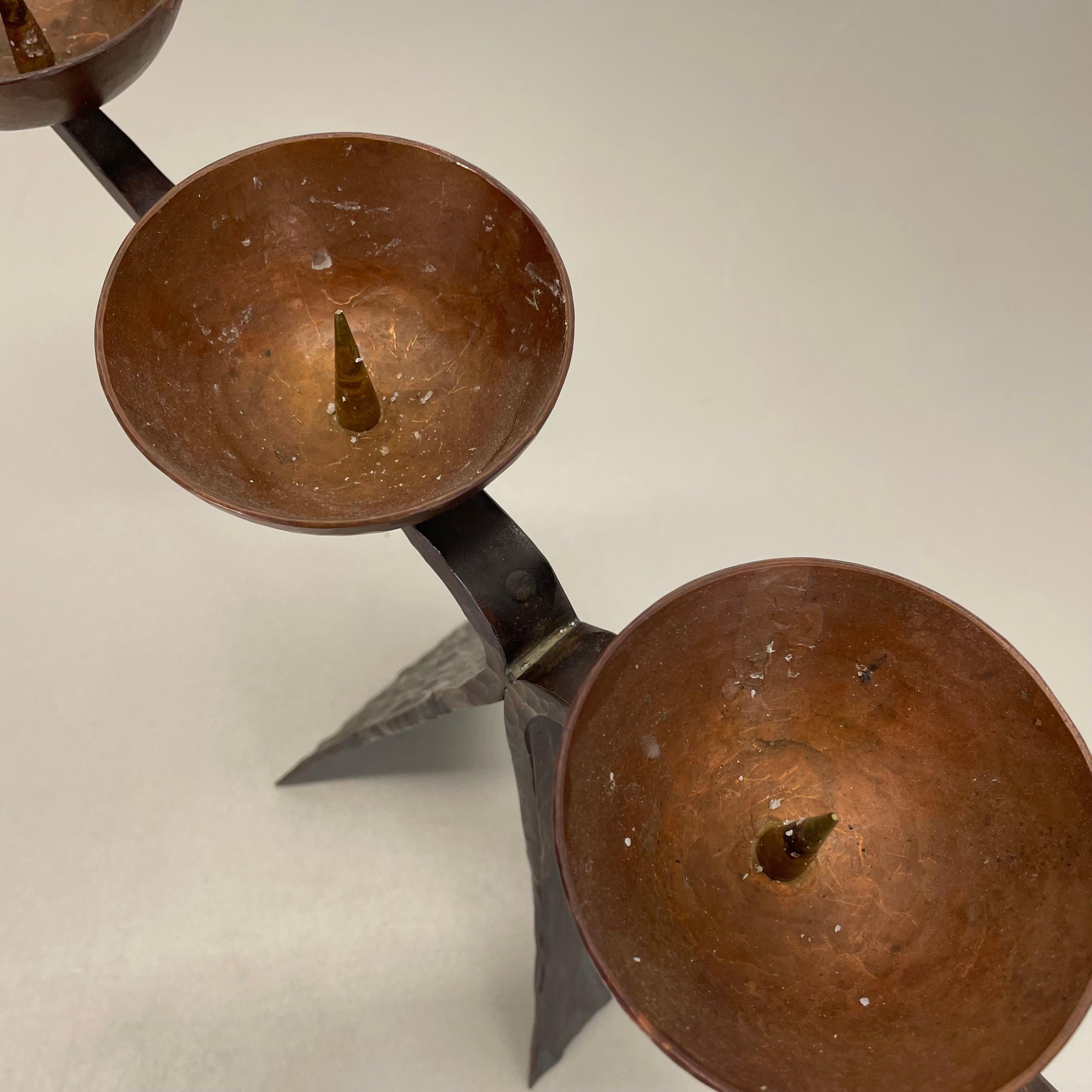 44cm Modernistischer Auböck-Stil Brutalistischer Kupfer-Metall-Kerzenhalter, Österreich 1950er im Angebot 4