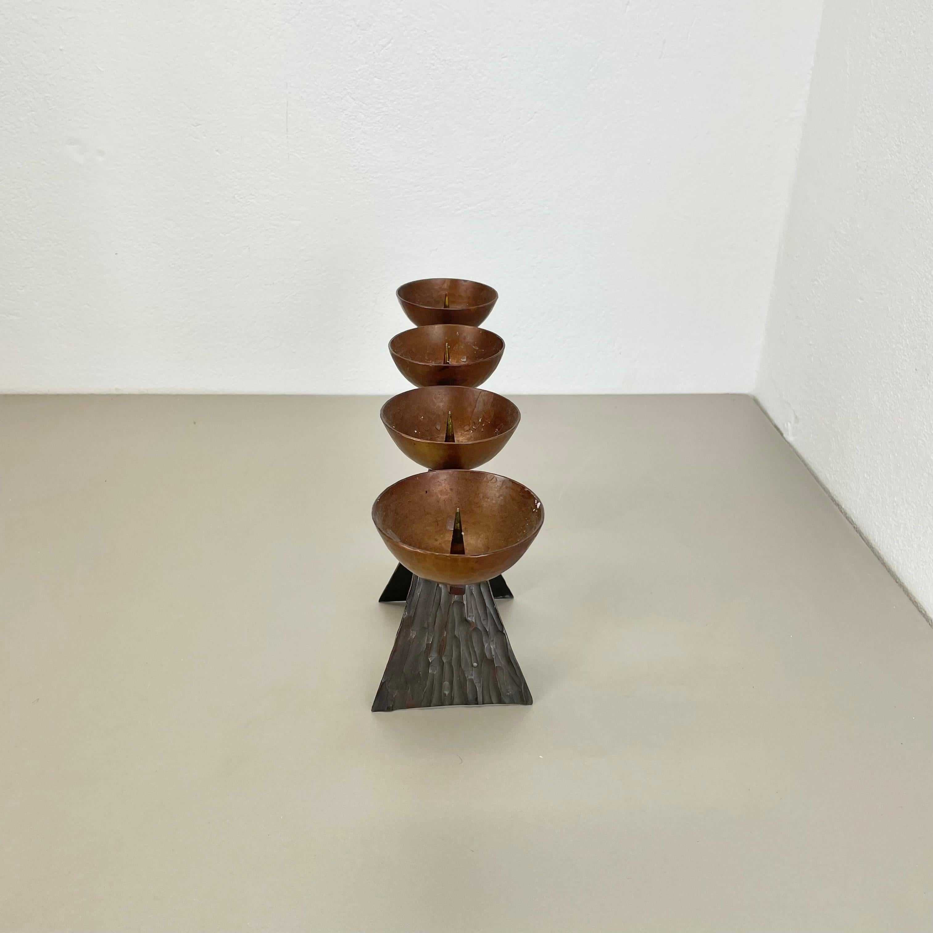 44cm Modernistischer Auböck-Stil Brutalistischer Kupfer-Metall-Kerzenhalter, Österreich 1950er (Deutsch) im Angebot