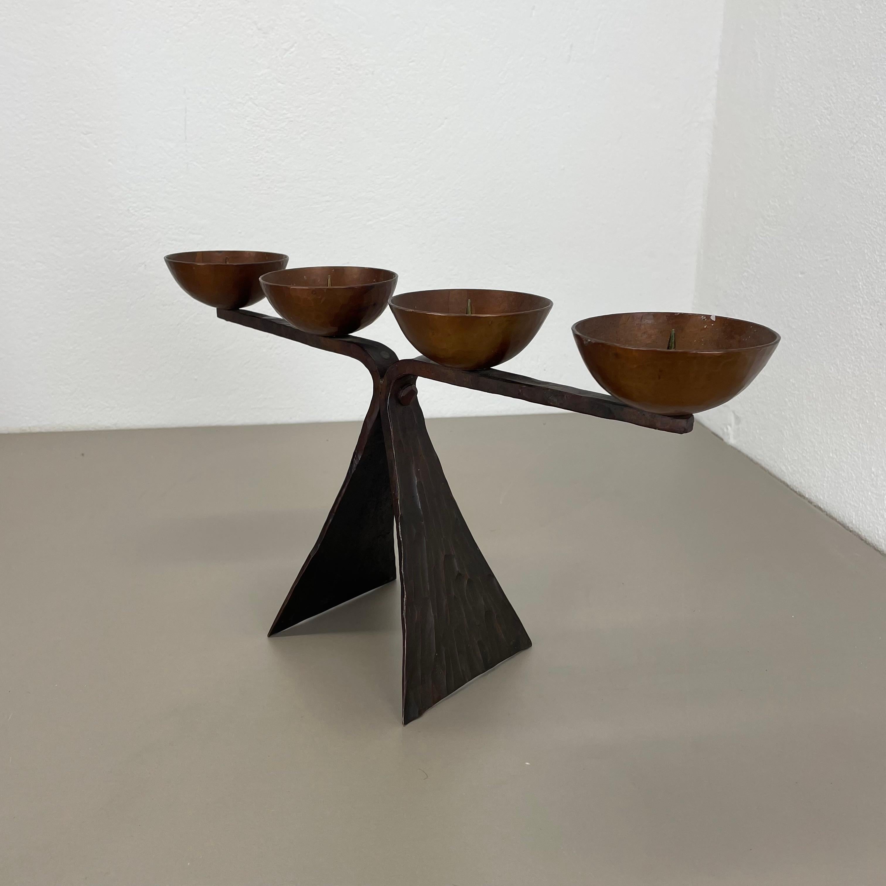 44cm Modernistischer Auböck-Stil Brutalistischer Kupfer-Metall-Kerzenhalter, Österreich 1950er im Angebot 3