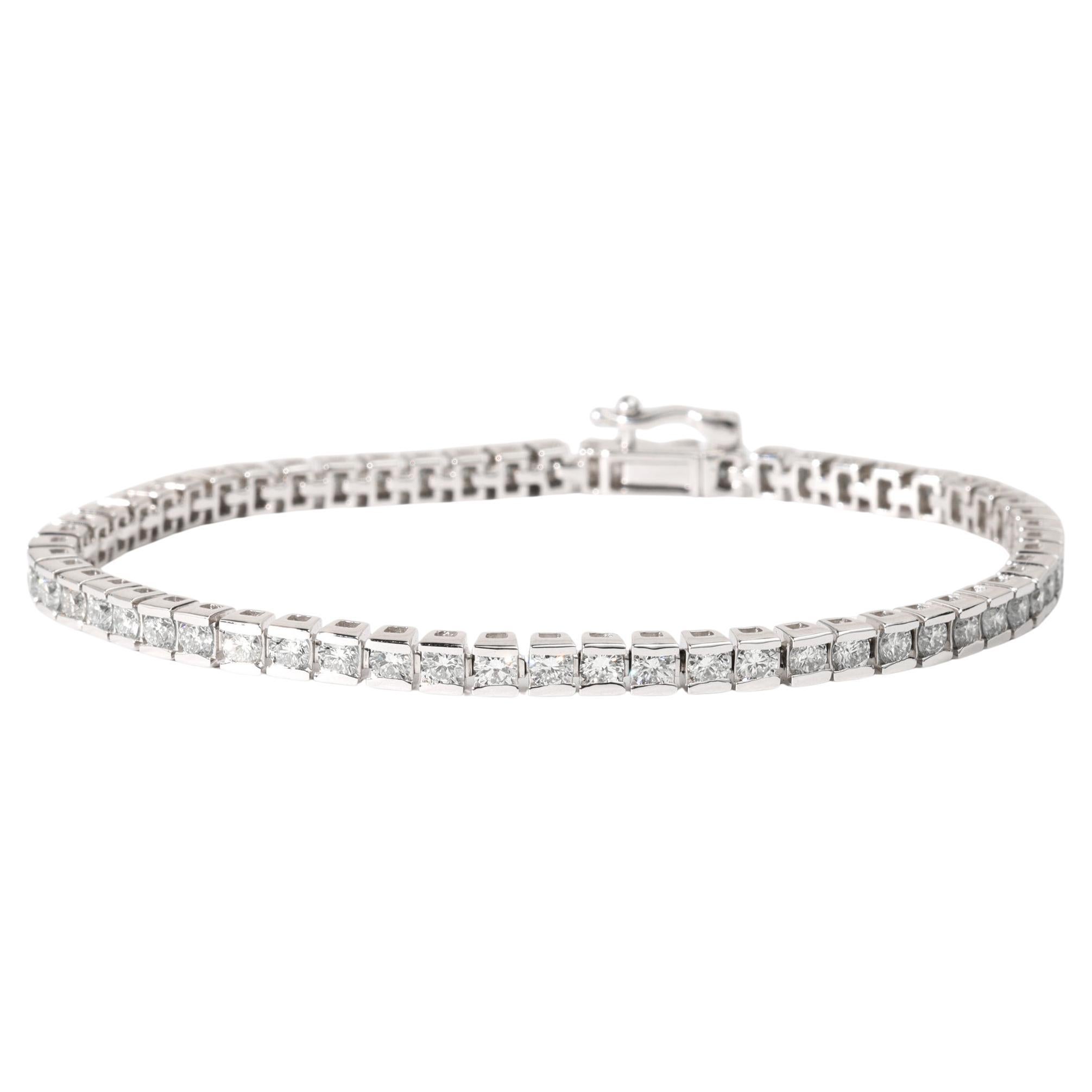 Bracciale tennis con diamanti naturali a taglio rotondo da 4,4 carati in oro bianco 18 carati - E. F. A. in vendita