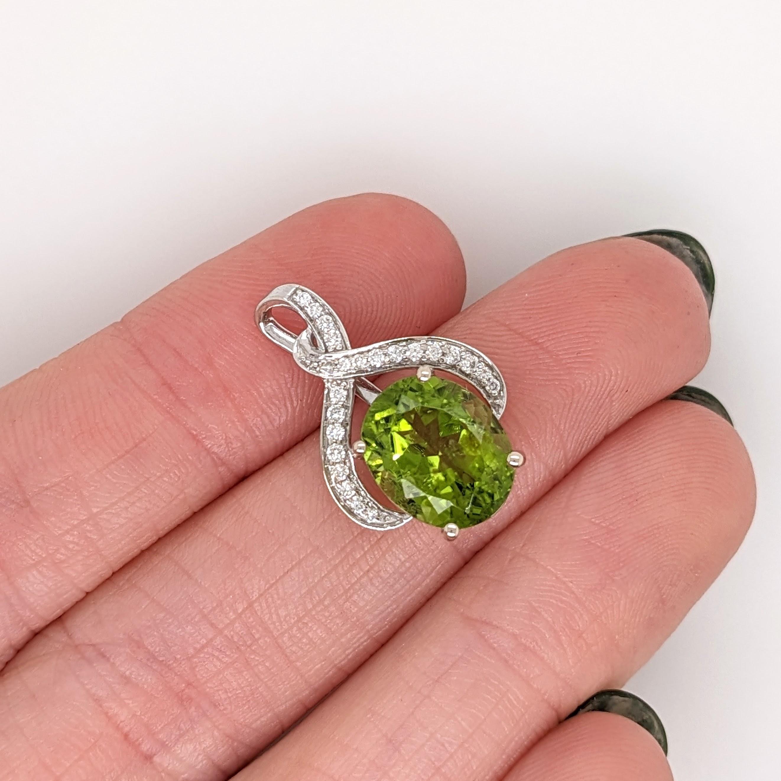 4.4ct Peridot Pendant w Earth Mined Diamonds in Solid 14K Gold Oval 11x9mm For Sale 2