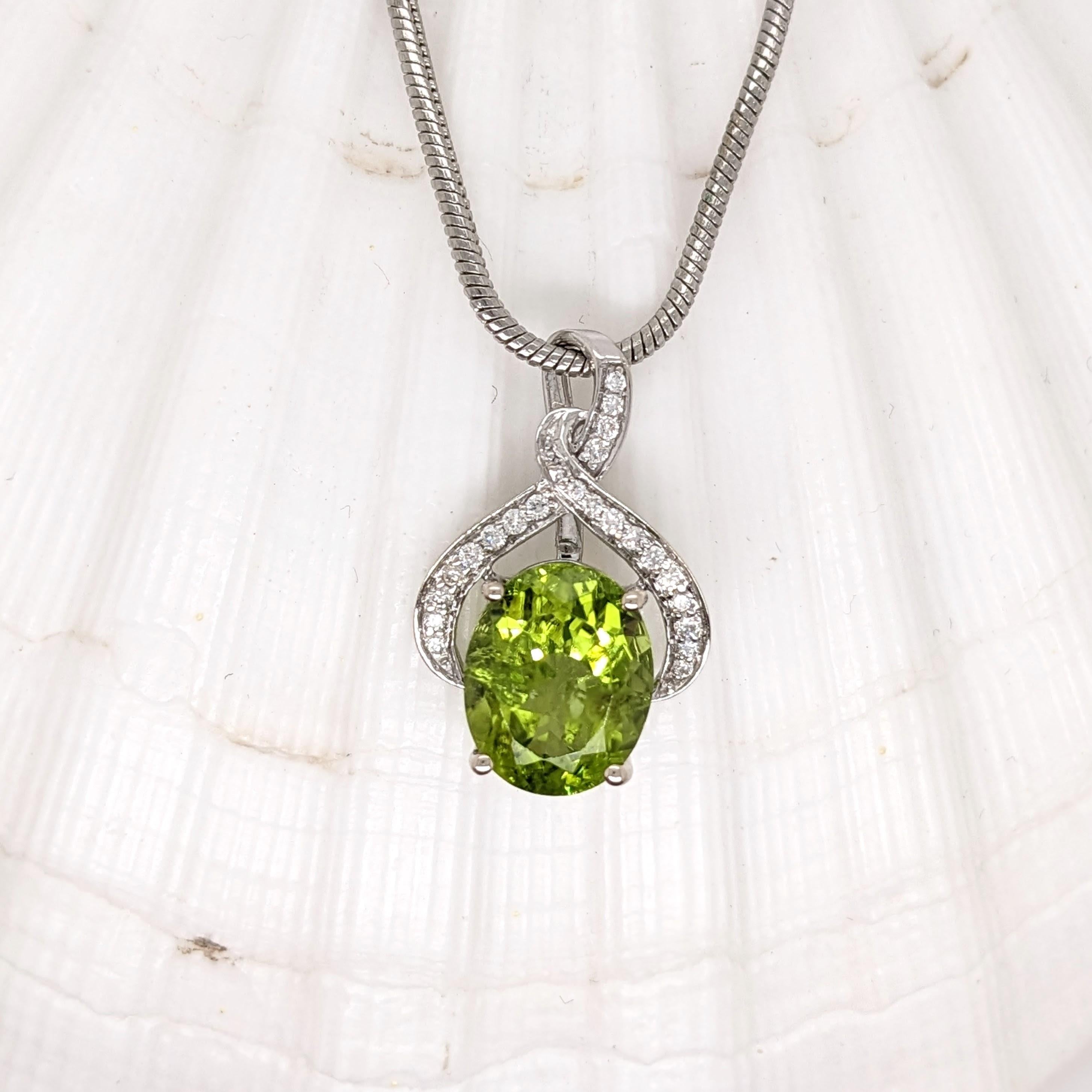 4.4ct Peridot Pendant w Earth Mined Diamonds in Solid 14K Gold Oval 11x9mm For Sale 3