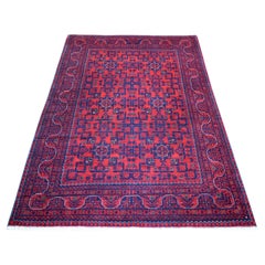 4
4 "x6
3" Tiefes und gesättigtes Rot, Afghan Khamyab Glänzende Wolle Handgeknüpfter Teppich