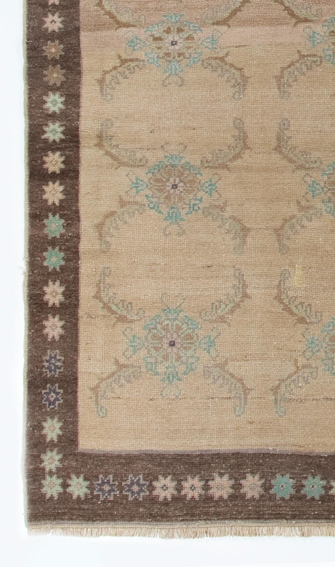 Turkish 4.4x7.6 Ft Vintage Wool Rug from Karapinar / Turkey, Handmade Floral Carpet For Sale