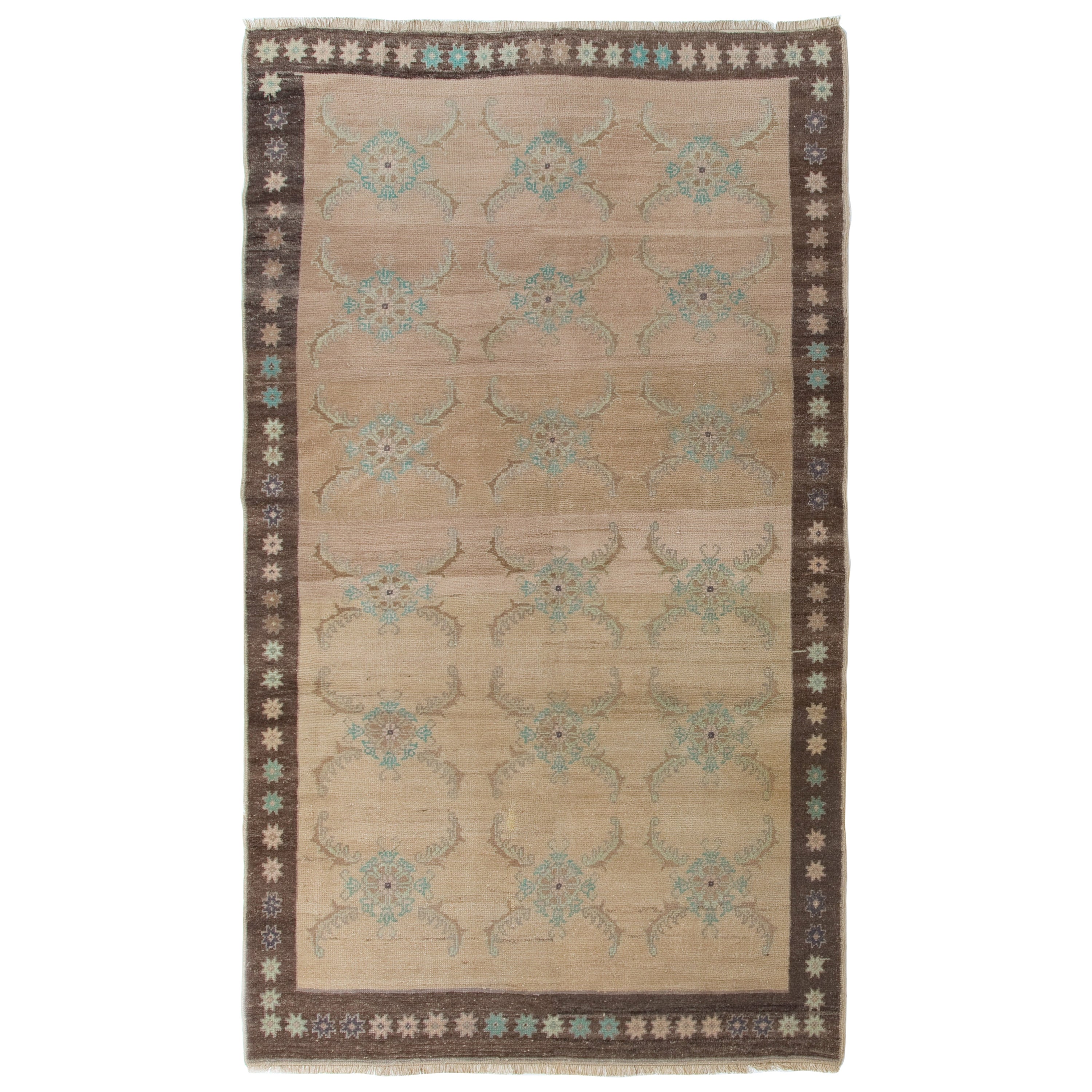 Tappeto vintage con motivo floreale fatto a mano da Karapinar / Turchia, 4.4x7.6 Ft, tutta lana