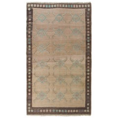 4.4x7.6 Ft Vintage Handgefertigter Teppich mit Blumenmuster aus Karapinar / Türkei, alle Wolle