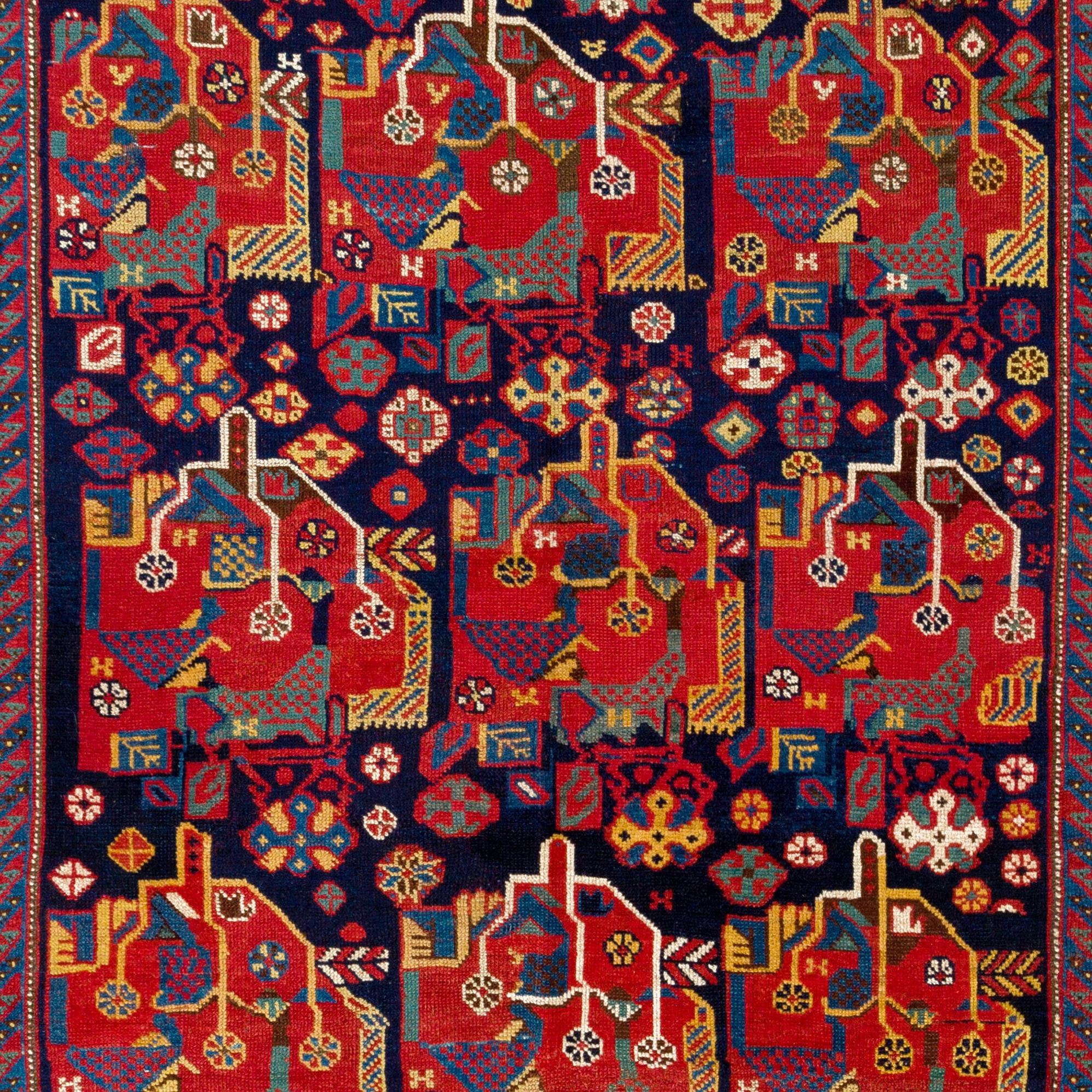 Antiker persischer Qashqai-Teppich mit 4.4x8 Fuß. Einzigartiger Orientteppich im Stammesstil (Persisch) im Angebot