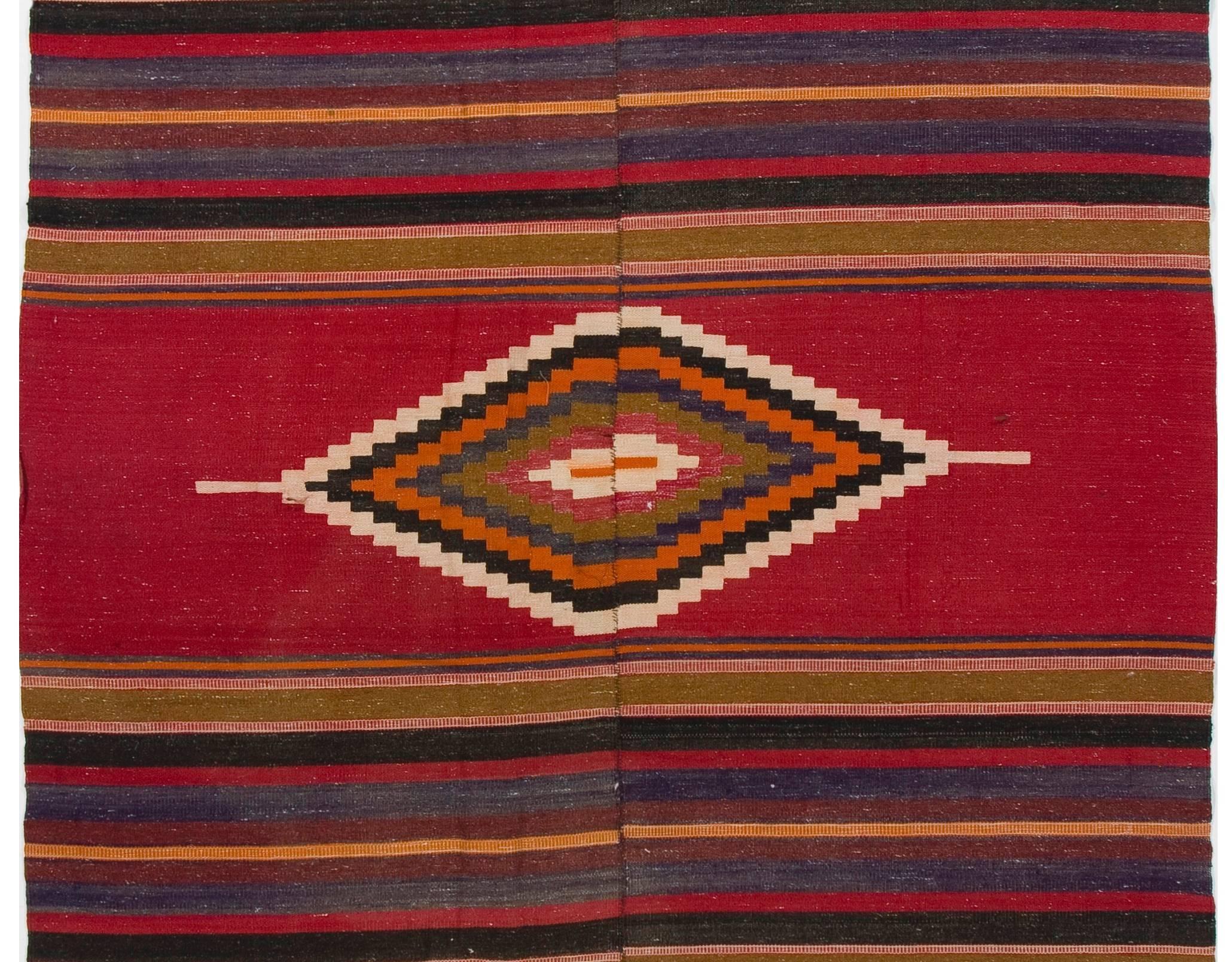 4.4x9.3 Ft Vintage Hand-Woven Nomadic Turkish Kilim, Wool Flat-Weave Rug In Good Condition For Sale In Philadelphia, PA