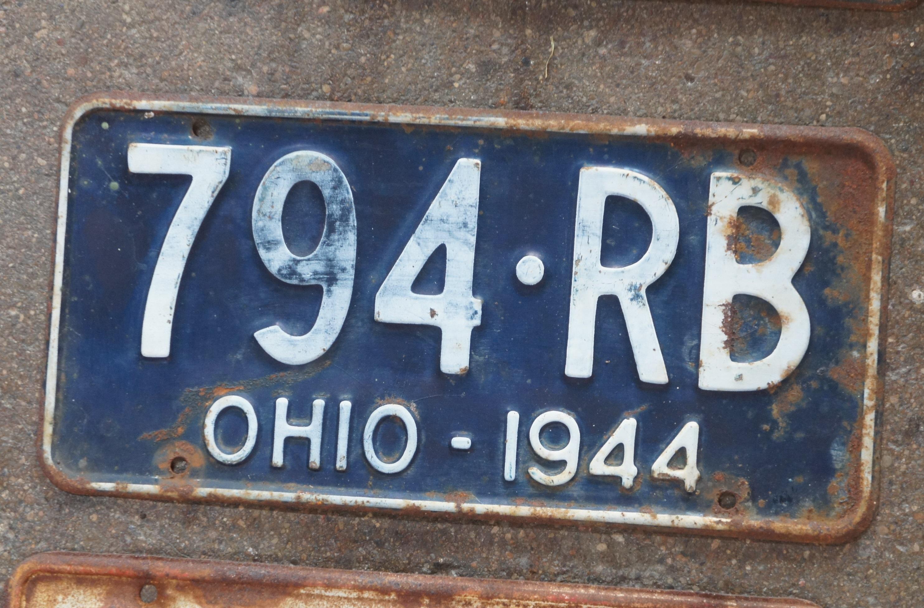 45 Antique Vintage Ohio License Plates Car Truck Trailer Auto Pair 1920s-1970s In Good Condition In Dayton, OH
