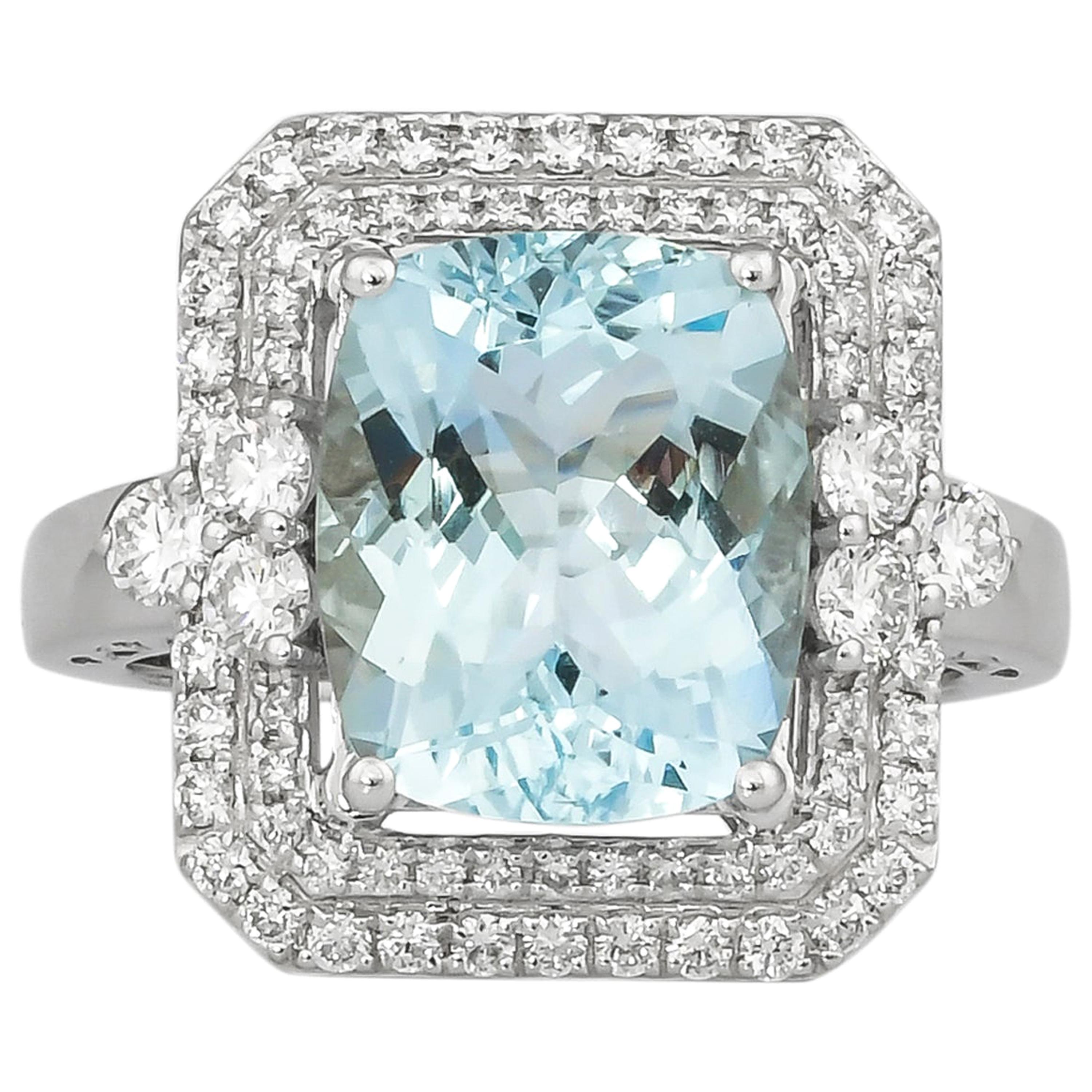 4.5 Carat Aquamarine and Diamond Ring in 18 Karat White Gold For Sale