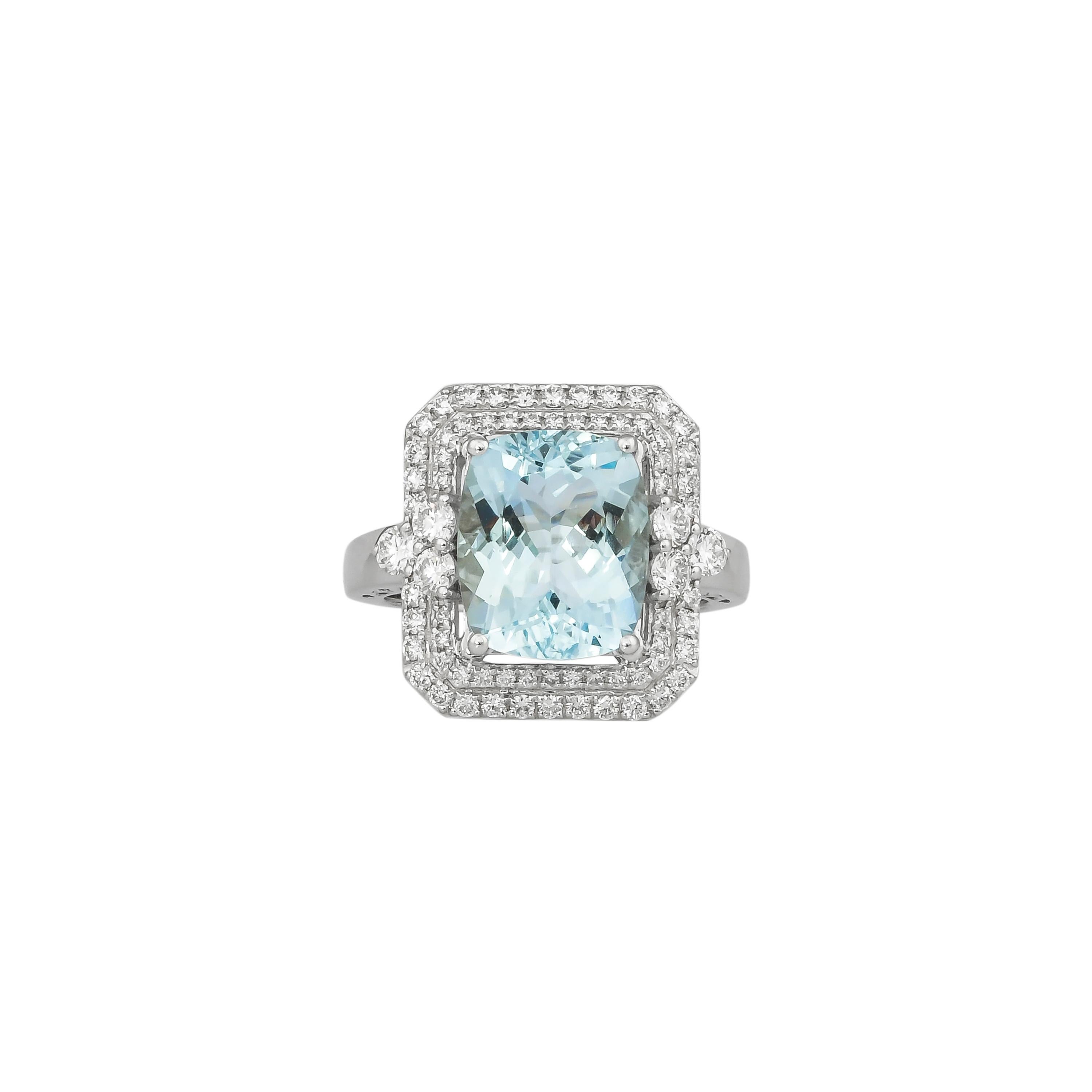 Art Deco 4.5 Carat Aquamarine and Diamond Ring in 18 Karat White Gold For Sale