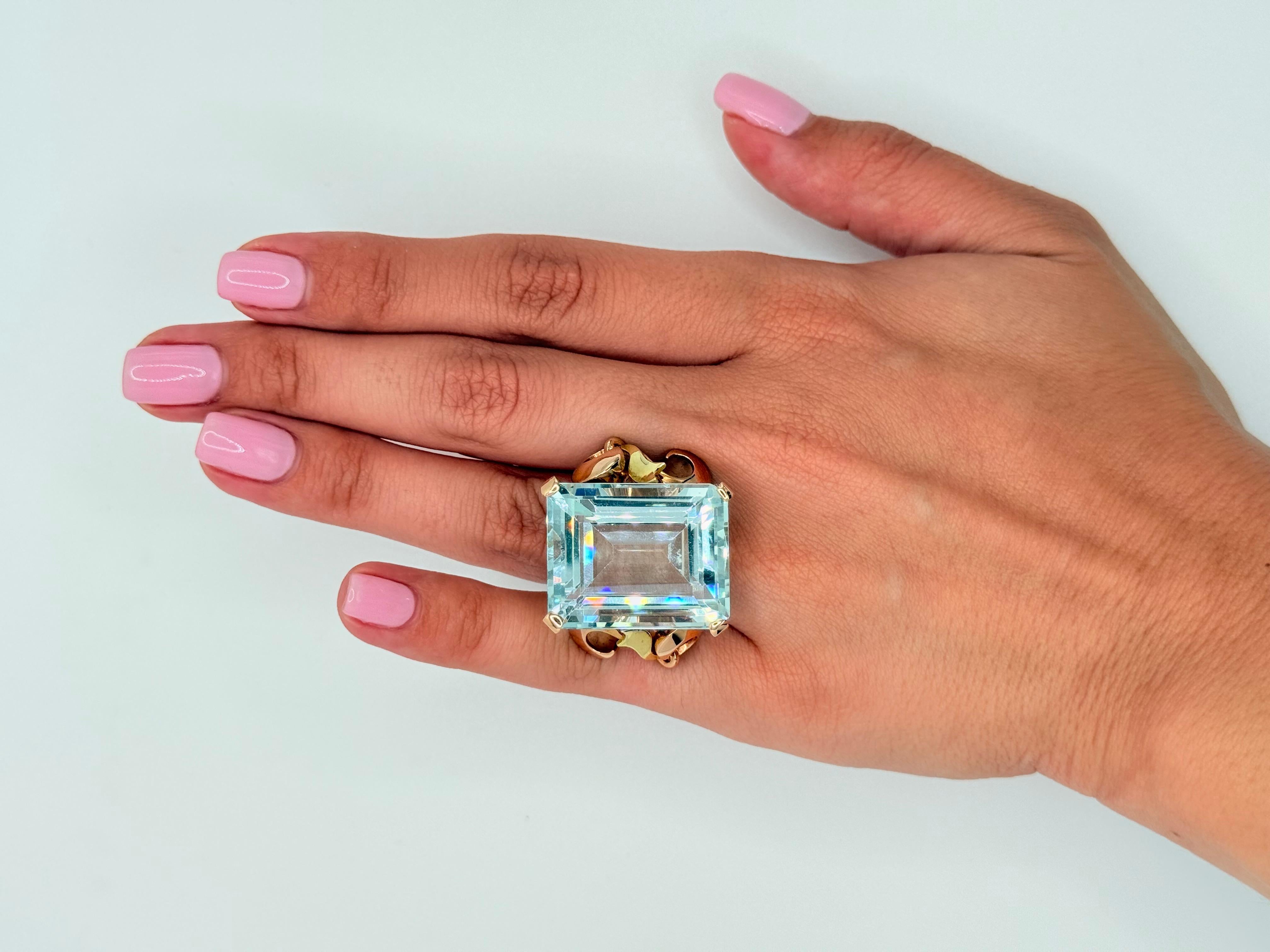 45 carat Aquamarine Vintage Ring For Sale 3
