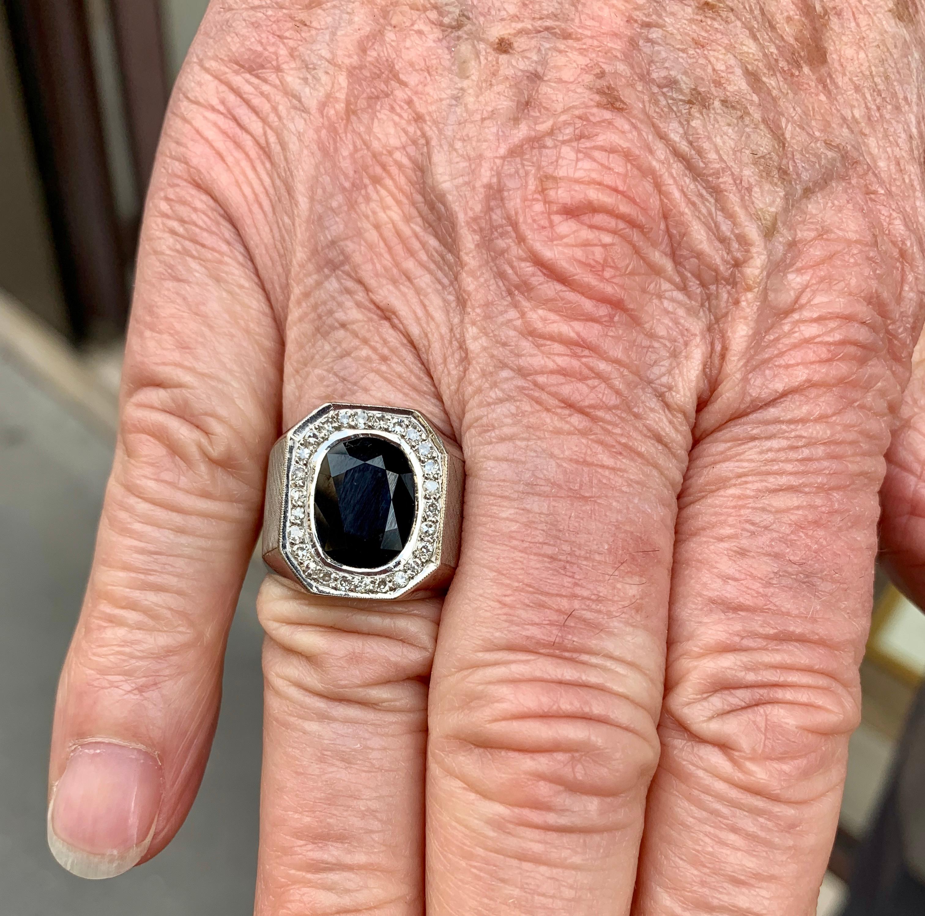 Contemporary 4.5 Carat Blue Sapphire and Diamonds Silver Signet-Ring