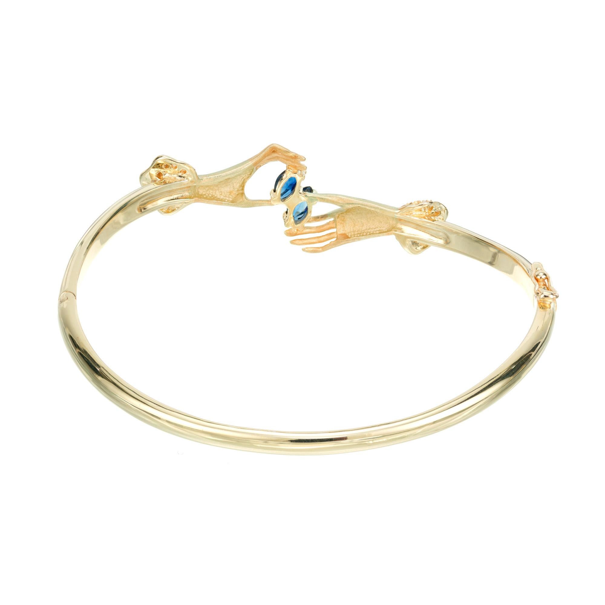 Bracelet jonc en or jaune avec diamants et saphirs bleus de 0,45 carat Bon état - En vente à Stamford, CT