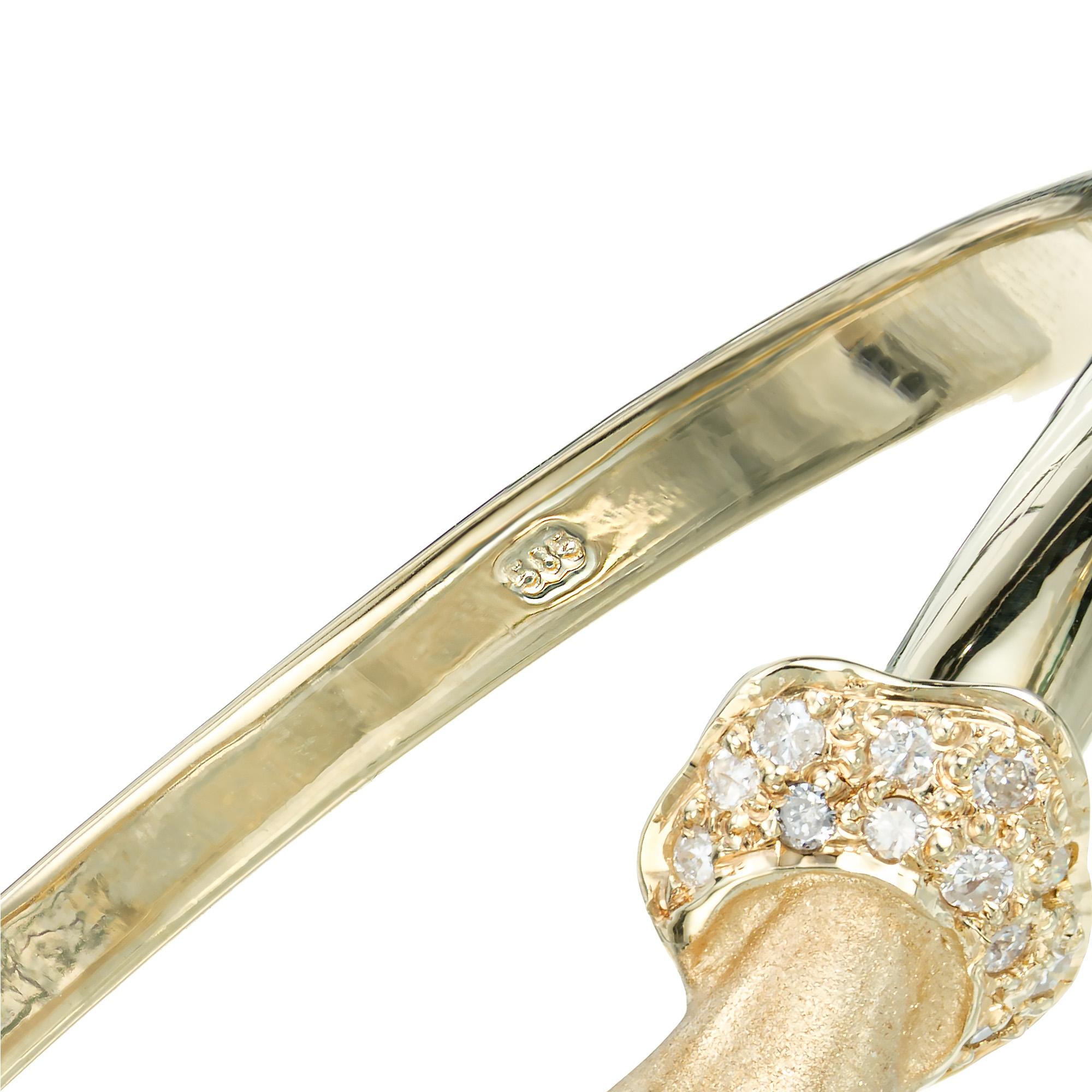 Bracelet jonc en or jaune avec diamants et saphirs bleus de 0,45 carat en vente 1