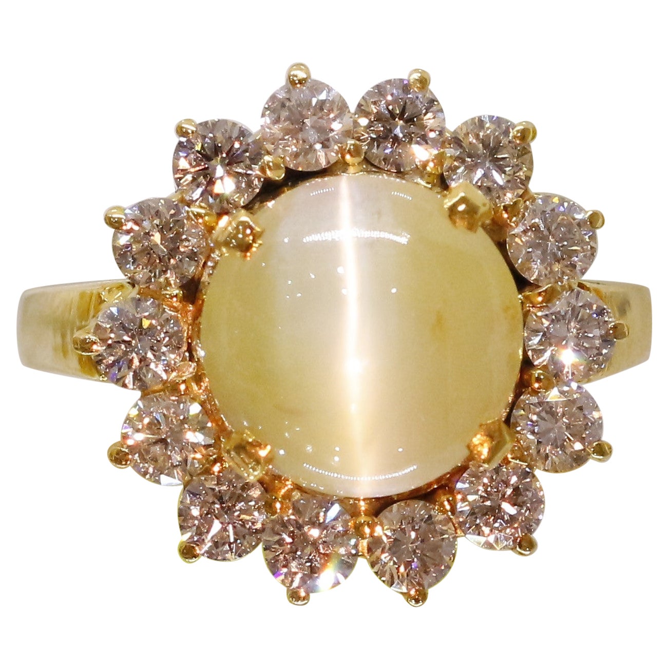4,5 Karat Diamantring mit Katzenauge ( Chrysoberyll) im Angebot