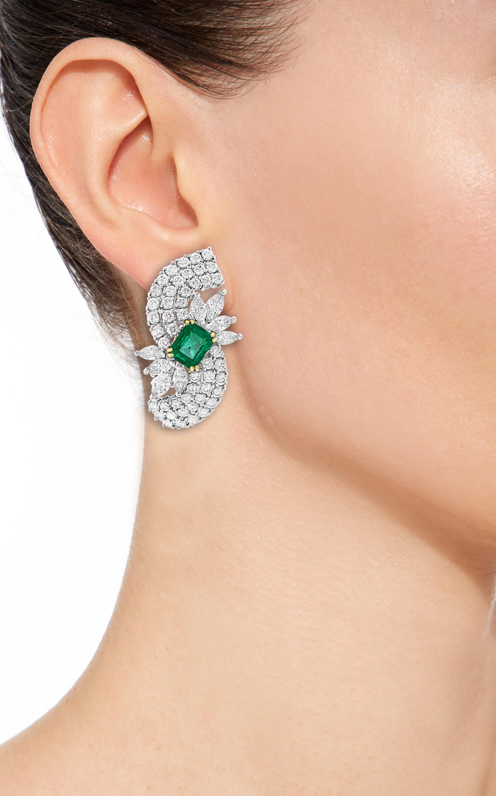 EGL Certfied 4.5 Ct Colombian Emerald Cut Emerald Diamond Clip Earrings 18 Karat 5