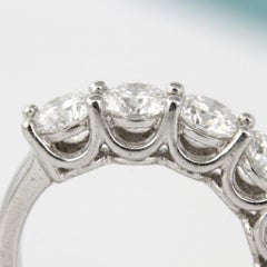 Pendientes de aro con diamantes de 4,5 quilates en oro blanco de 18k