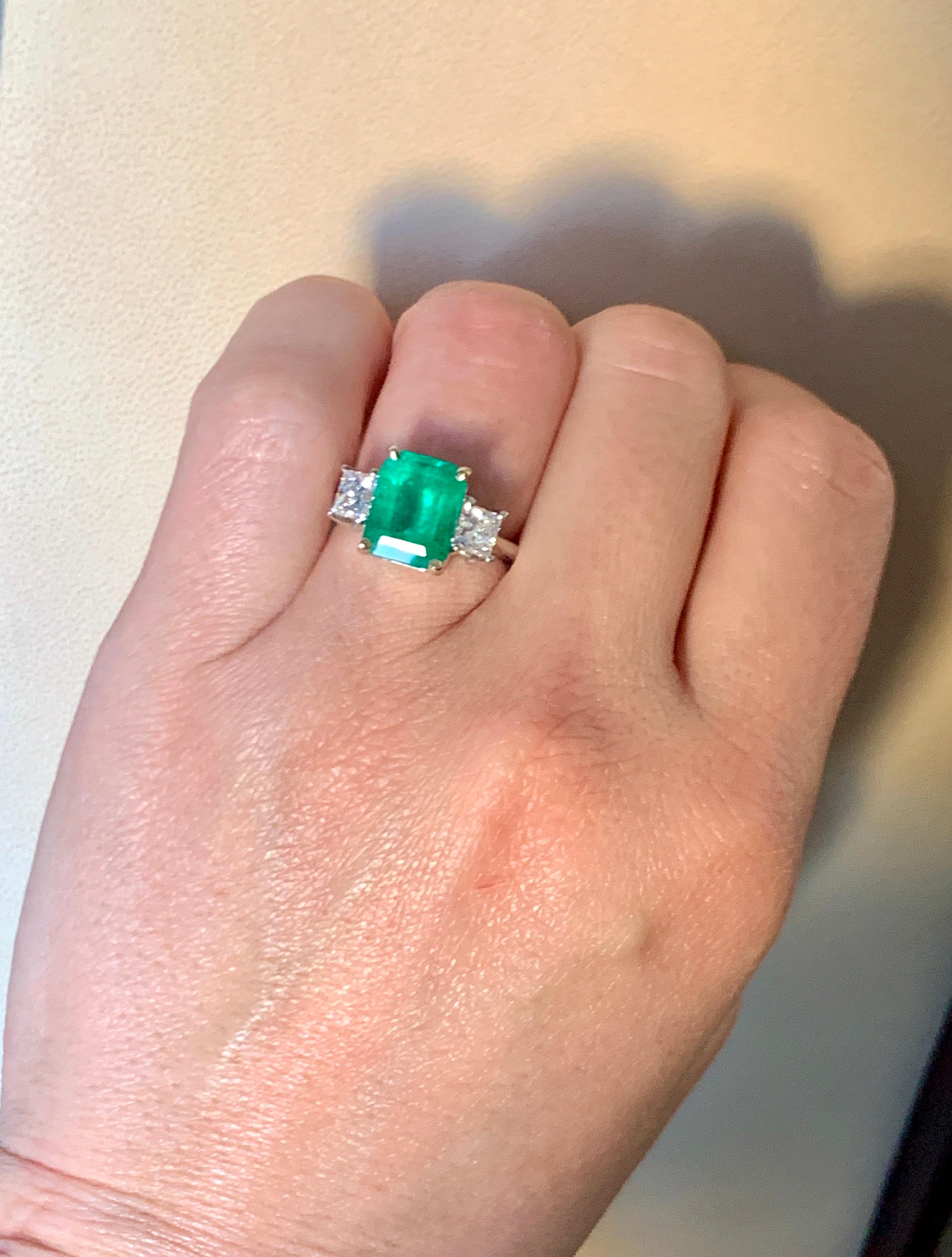 Women's 4.5 Carat Emerald Cut Colombian Emerald and 1.4 Carat Diamond 18 Karat Gold Ring For Sale