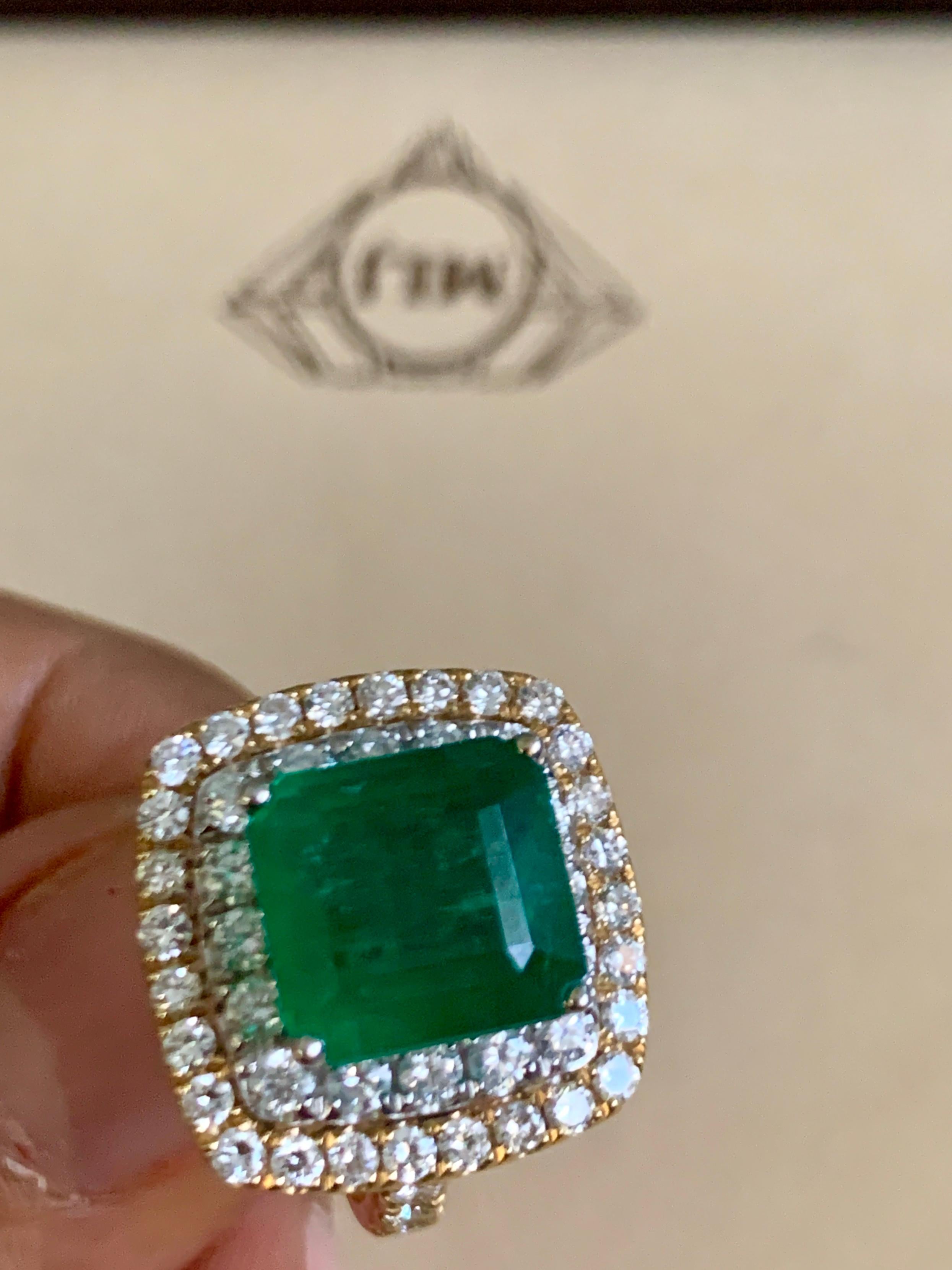 4.5 Carat Emerald Cut Colombian Emerald and Diamond Two-Tone 18 Karat Gold Ring 8