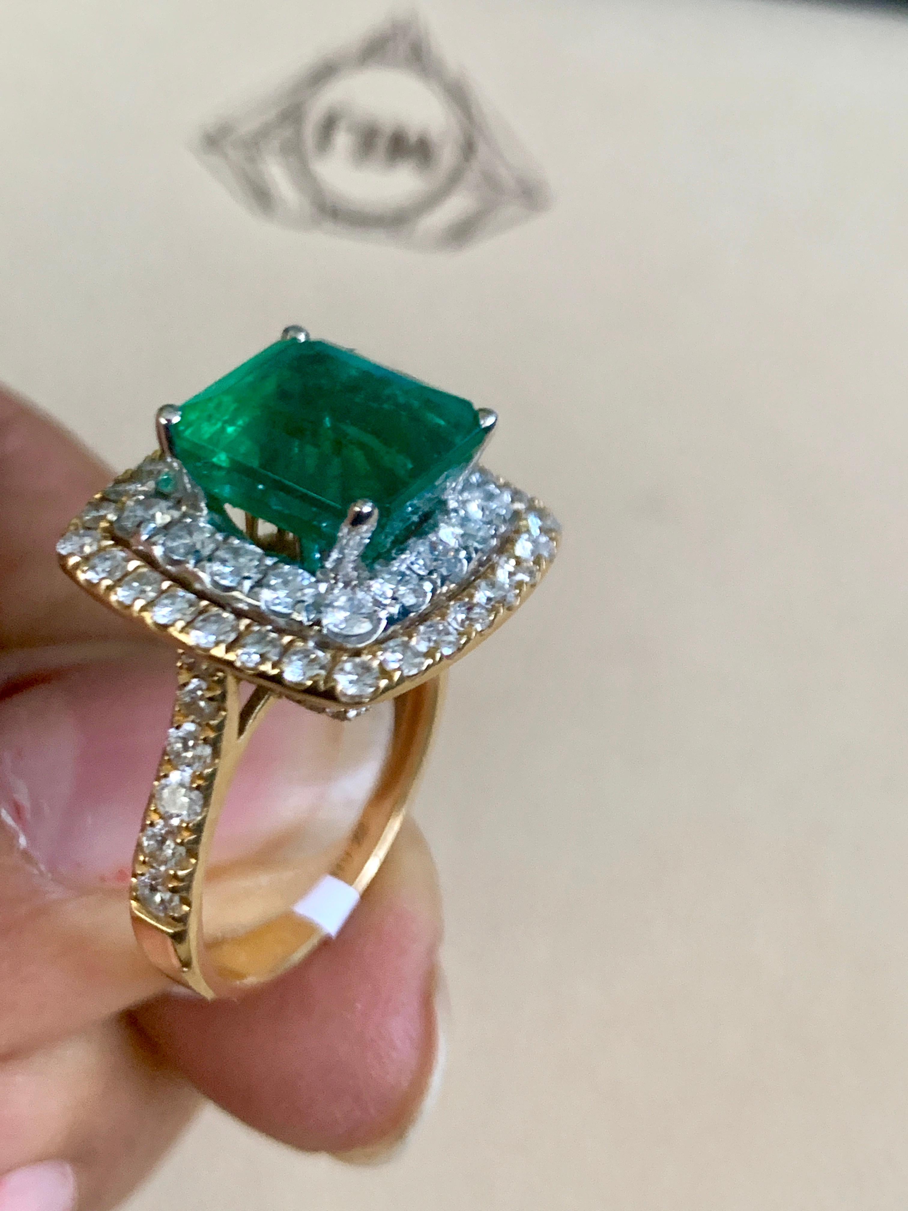 4.5 Carat Emerald Cut Colombian Emerald and Diamond Two-Tone 18 Karat Gold Ring 10