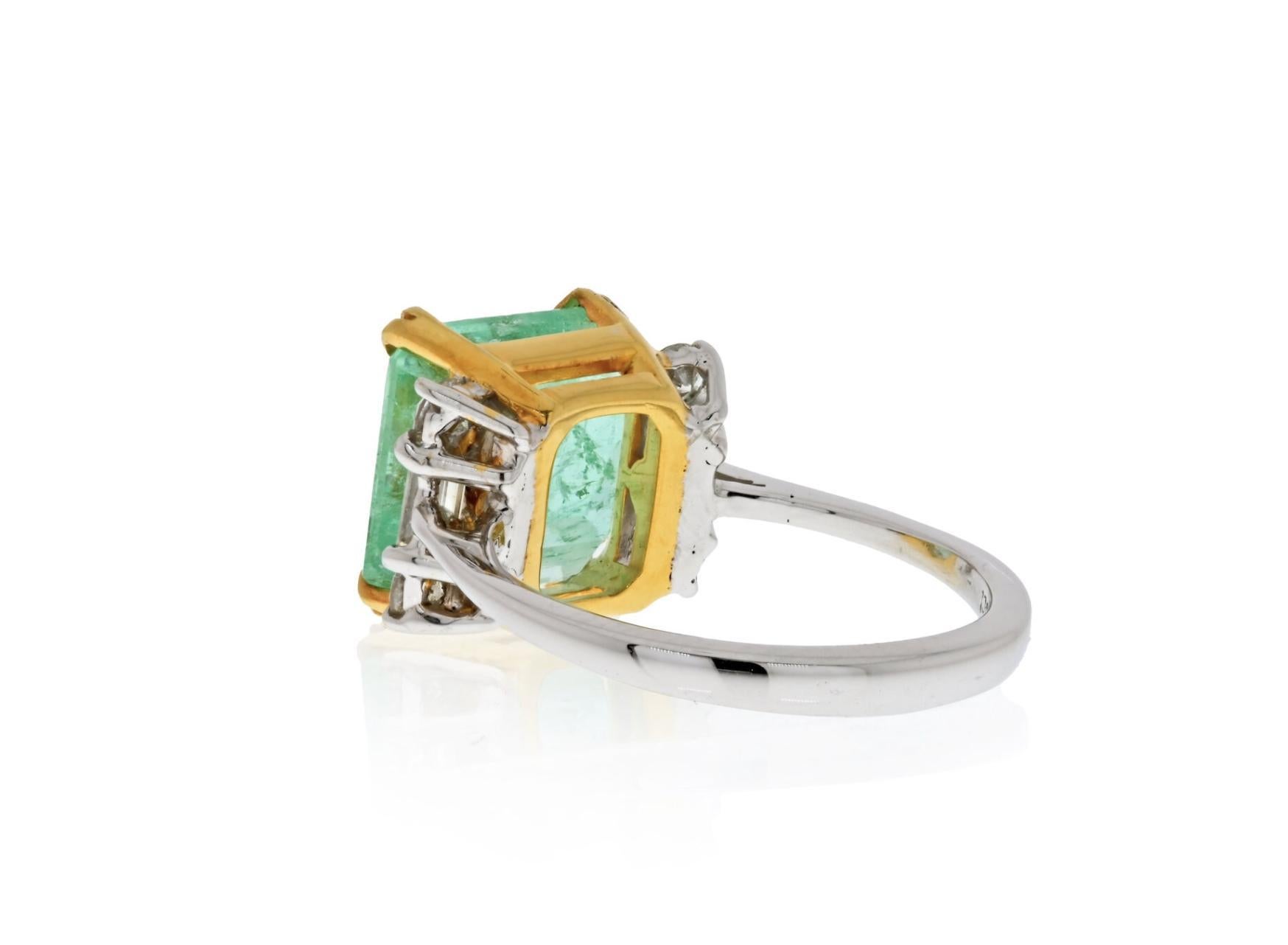 Art Deco 4.5 Carat Emerald Cut Colombian Emerald Ring in Thin 18k White and Yellow Gold For Sale
