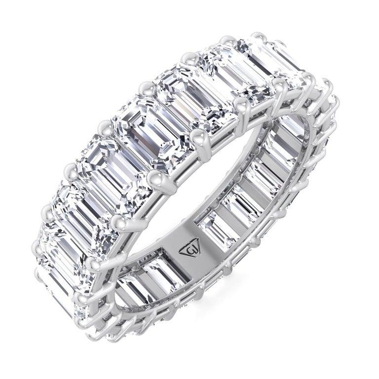 4,5 Karat Smaragdschliff Diamant-Eternity-Ring aus 18 Karat Weißgold von Gem Jewelers Co im Zustand „Neu“ im Angebot in Miami, FL