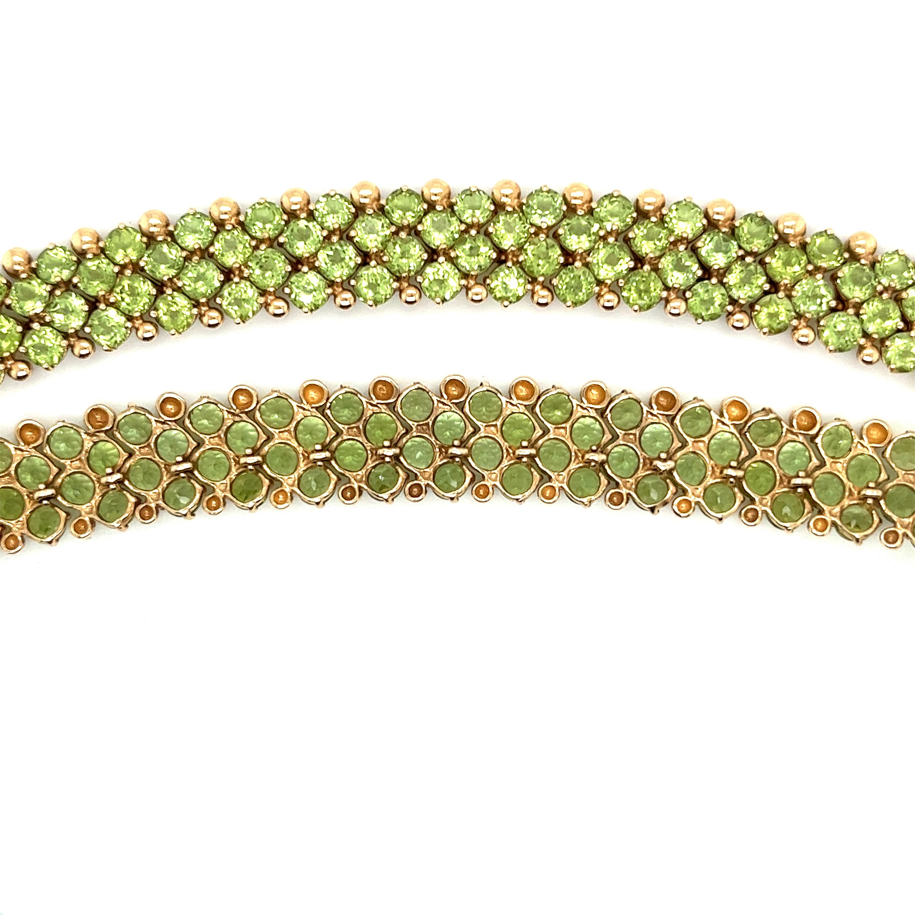 Modern 45 Carat Mixed Cut Green Peridot Cluster Choker Necklace in 14K Yellow Gold For Sale
