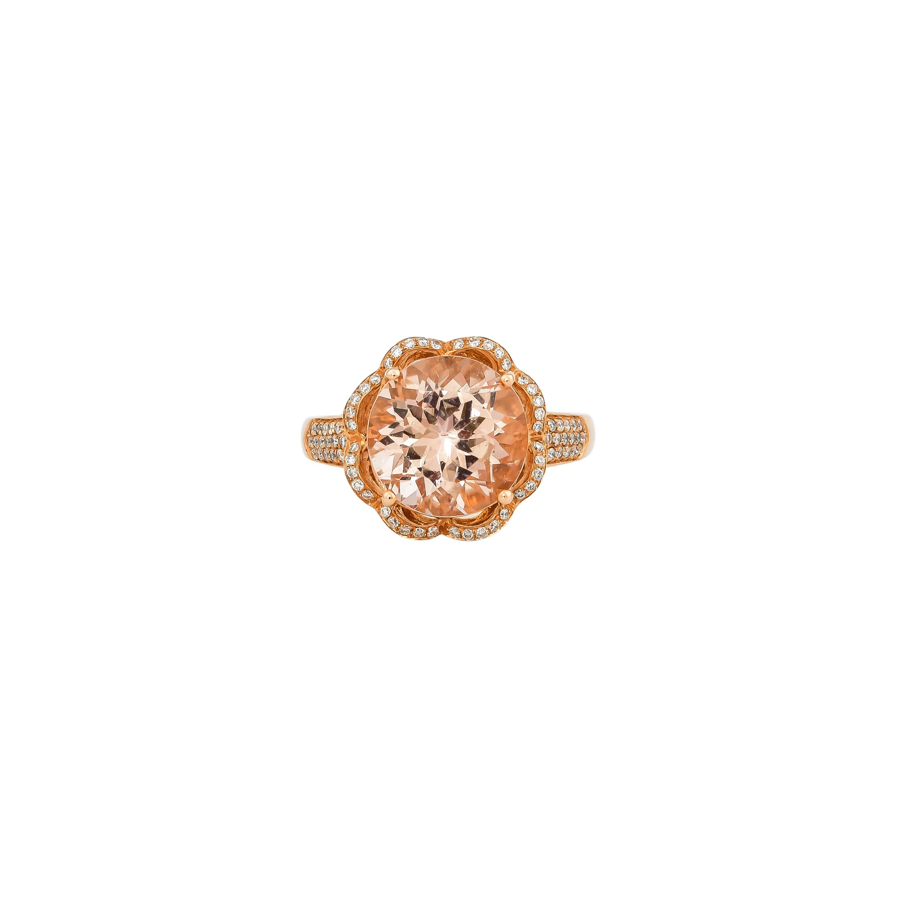 Round Cut 4.5 Carat Morganite and Diamond Ring in 18 Karat Rose Gold For Sale