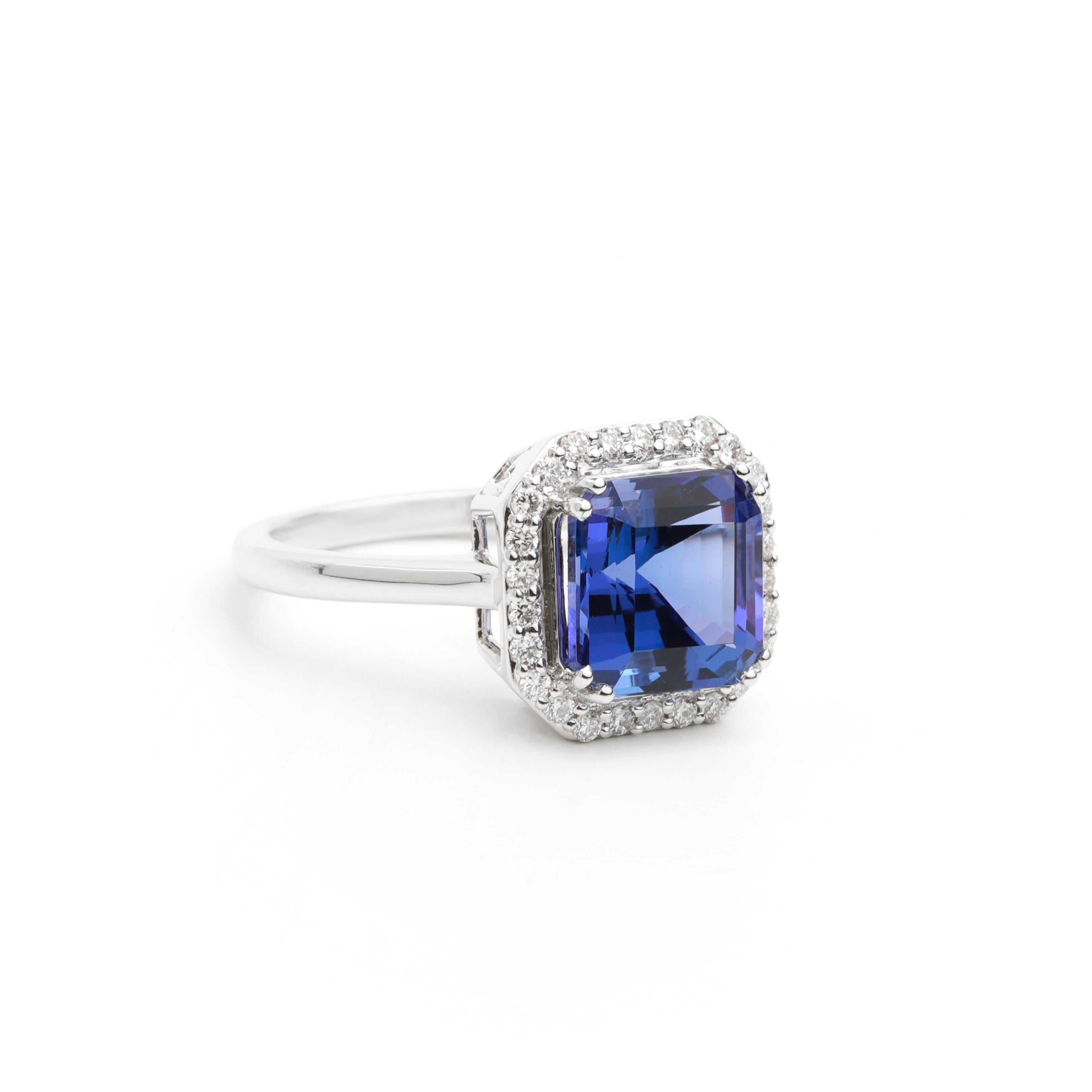 Art Deco 4.5 Carat Natural AAA Tanzanite Diamond Halo Cocktail Engagement Ring 18k Gold For Sale