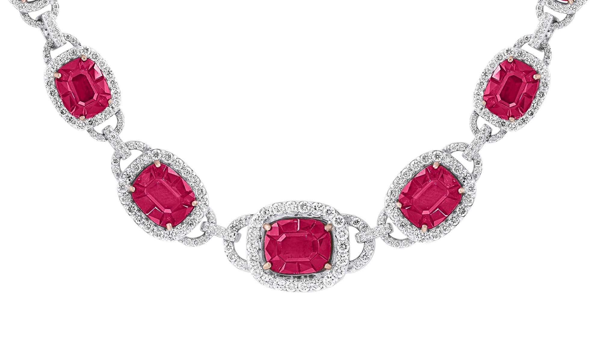 GIA-zertifizierte 45 Karat natürliche Burma-Rubin- und Diamant-Halskette aus 18 Karat Weißgold Damen im Angebot
